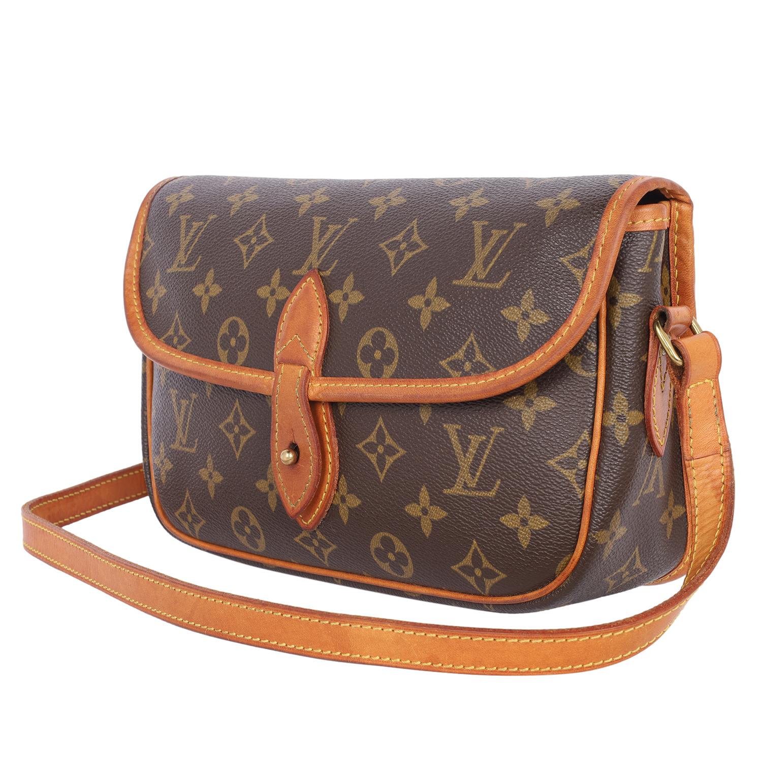 Louis Vuitton Sologne Monogram Canvas Crossbody Bag For Sale 3