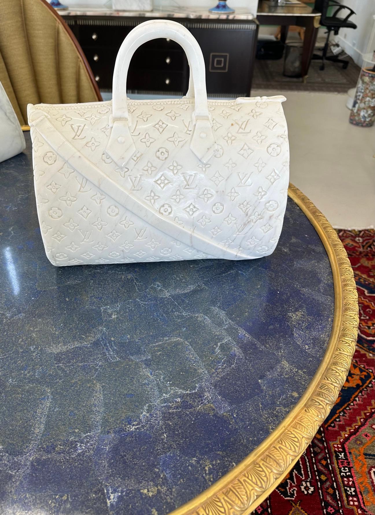 Sac Louis Vuitton Speede en marbre de Carrare, très belle pièce de décoration, parfait aussi pour un dressing