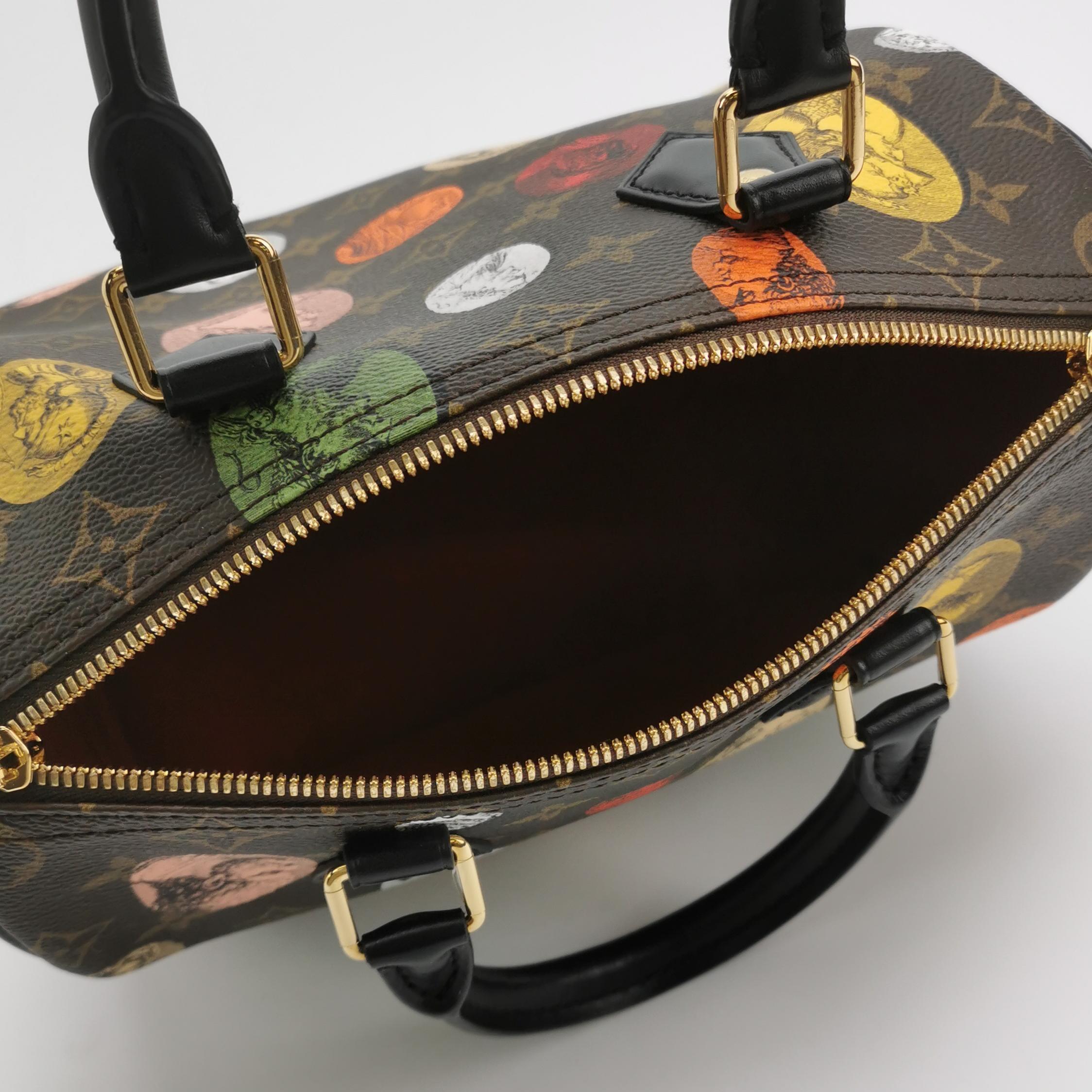 Louis Vuitton Speedy 25 Bandouliere Fornasetti Louvre Stempel mit Louvre-Stempeln im Angebot 2