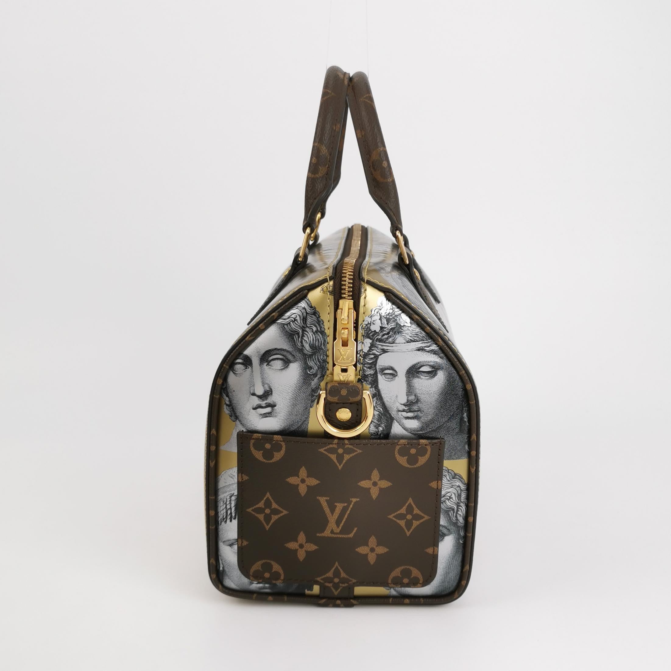 Louis Vuitton Speedy 25 Bandouliere Fornasetti Museum Gold In Excellent Condition For Sale In AUBERVILLIERS, FR