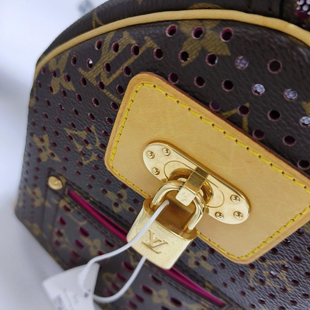 Louis Vuitton Speedy 30 Marrone Traforato Monogram Interno Rosa in vendita 7