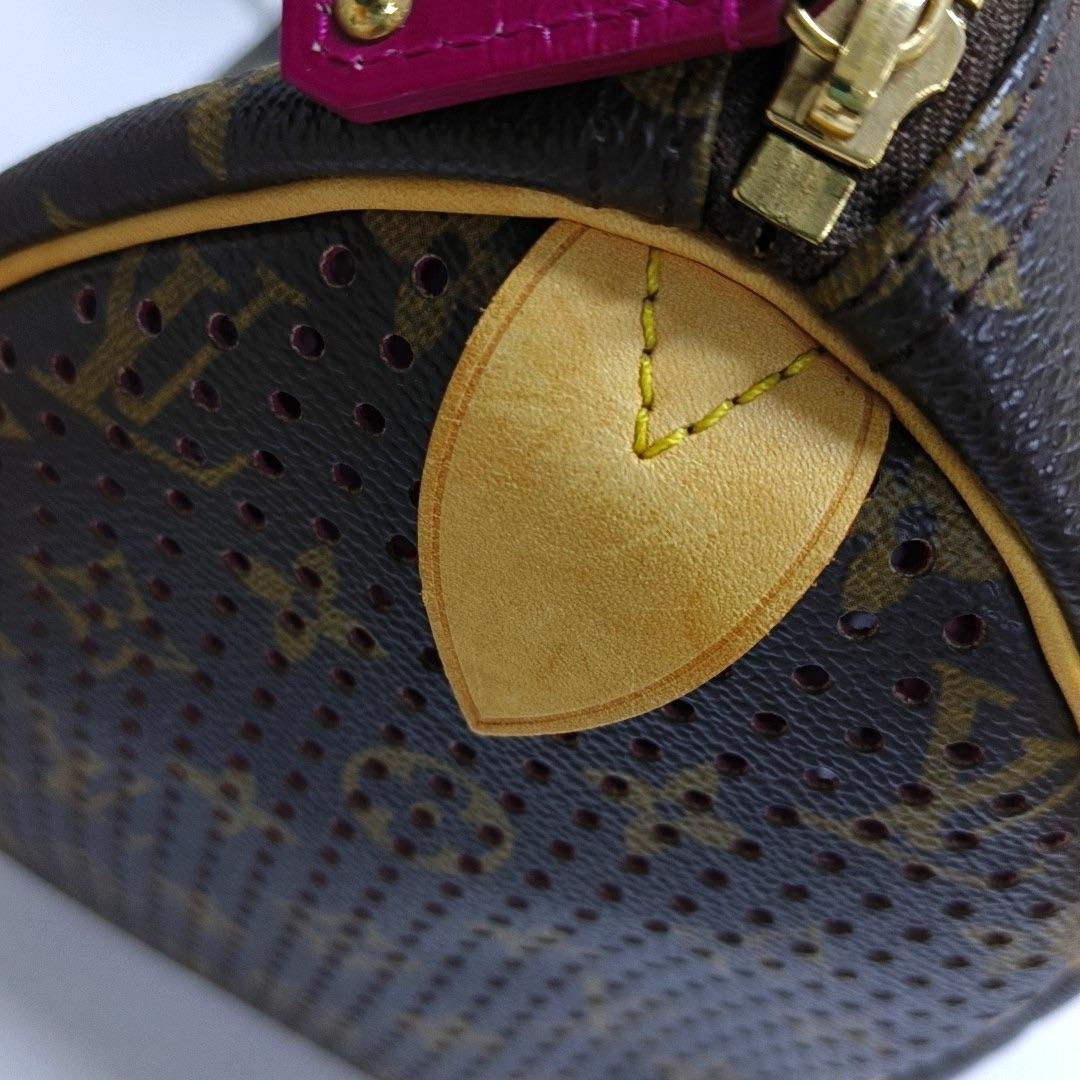 Louis Vuitton Speedy 30 Marrone Traforato Monogram Interno Rosa in vendita 8