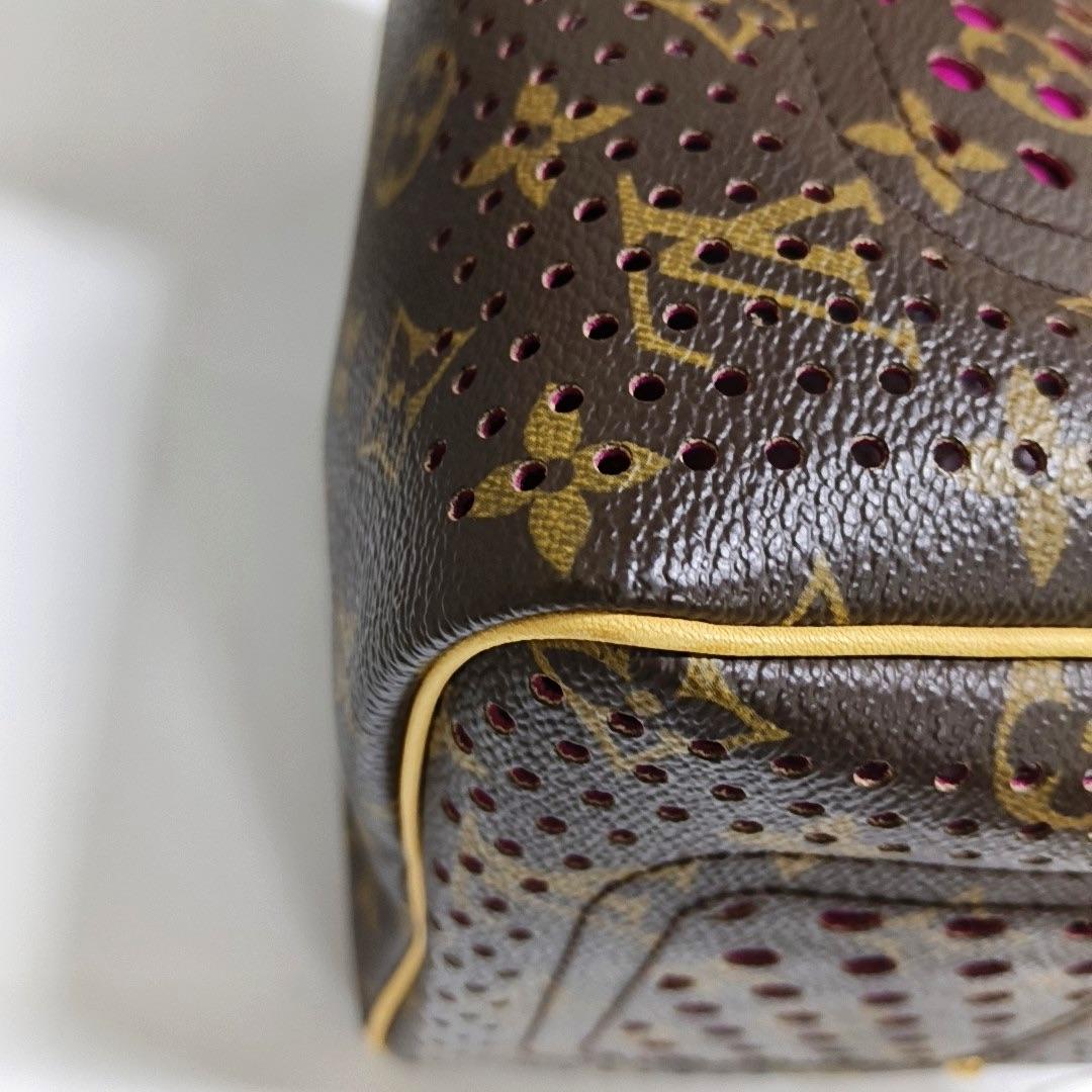 Louis Vuitton Speedy 30 Marrone Traforato Monogram Interno Rosa in vendita 9