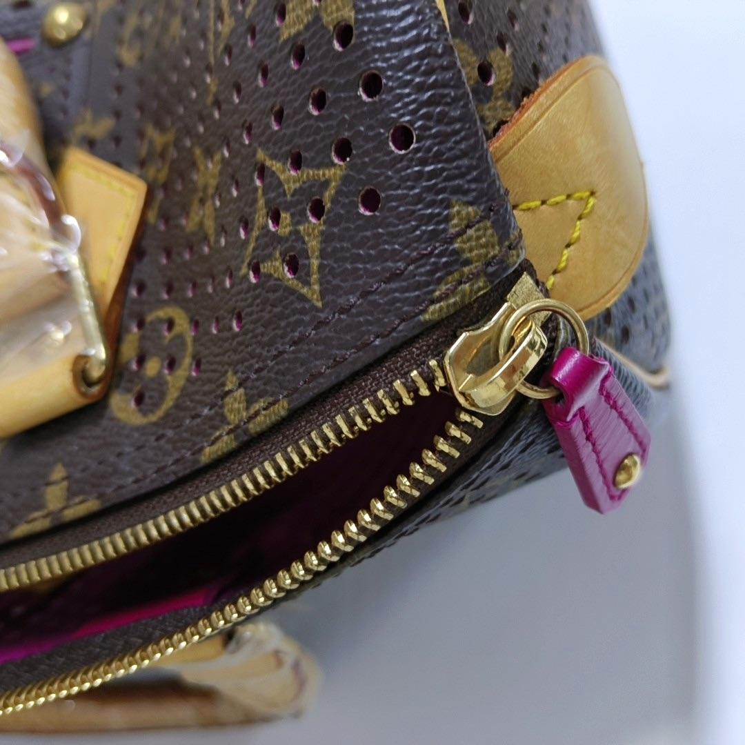 Louis Vuitton Speedy 30 Marrone Traforato Monogram Interno Rosa in vendita 10
