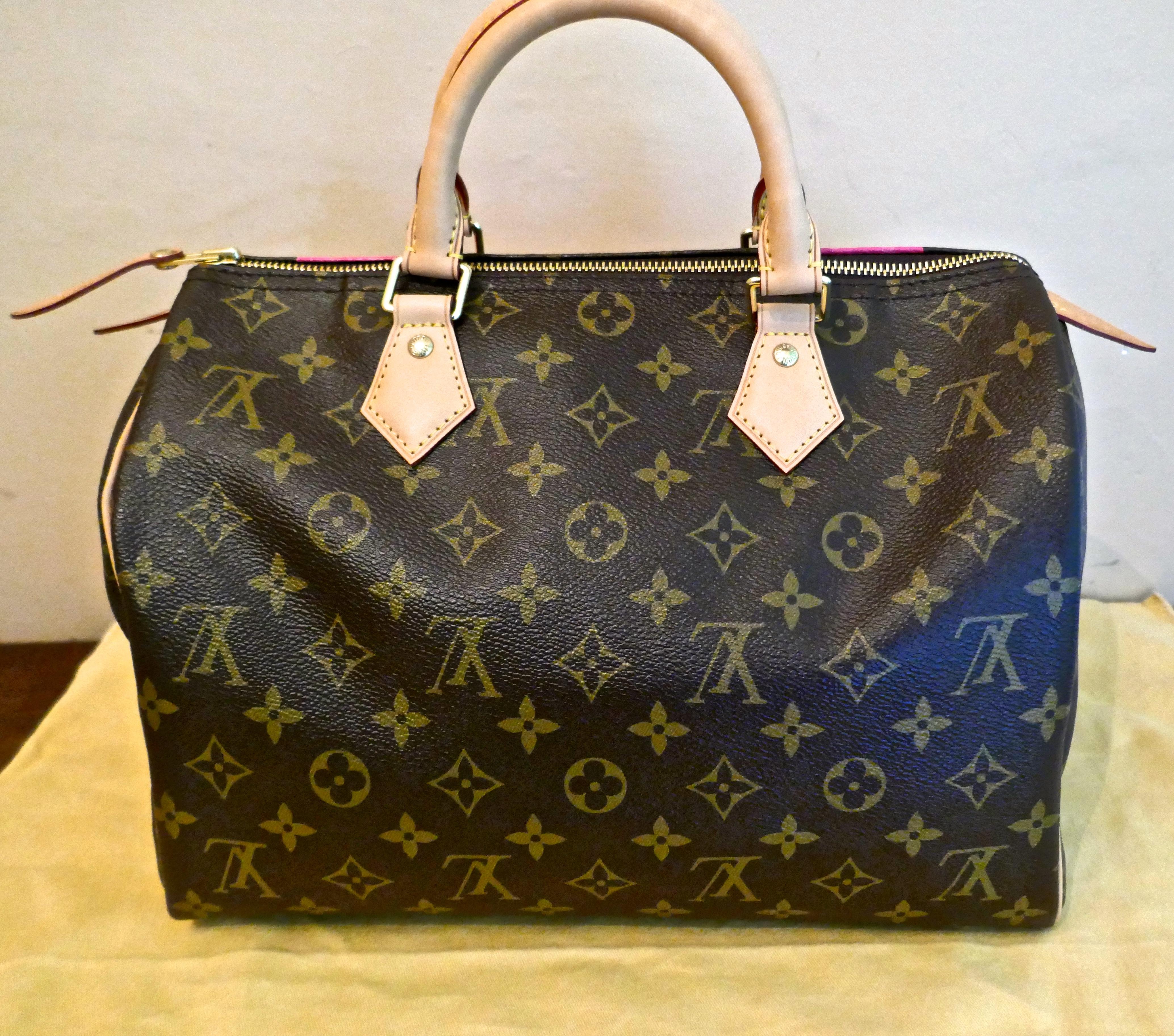 Louis Vuitton Speedy 30 Limited Edition Grenade V Monogram Handbag. In Excellent Condition In Chillerton, Isle of Wight