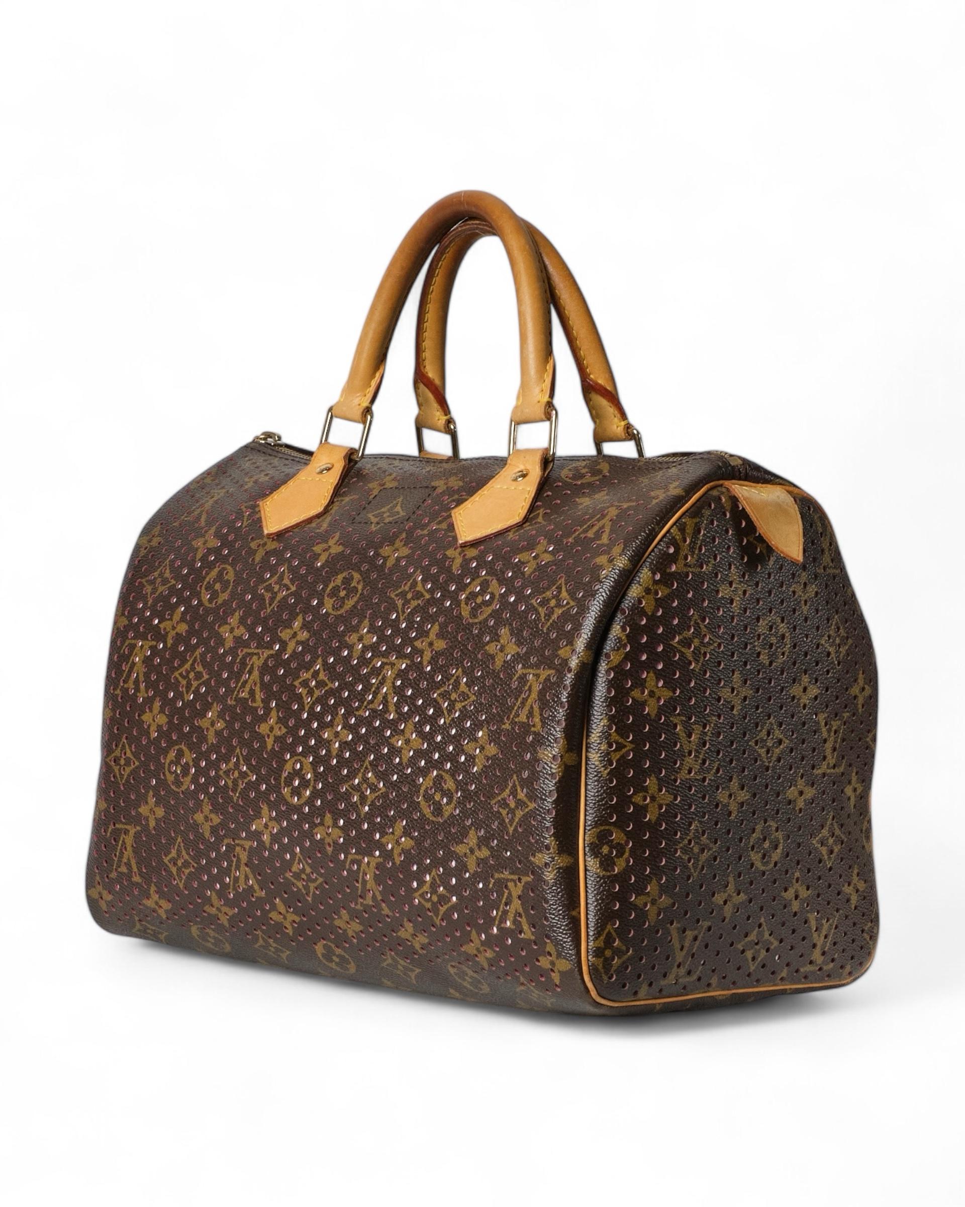 Louis Vuitton Speedy 30 Monogram Perforated Fucsia in vendita 8