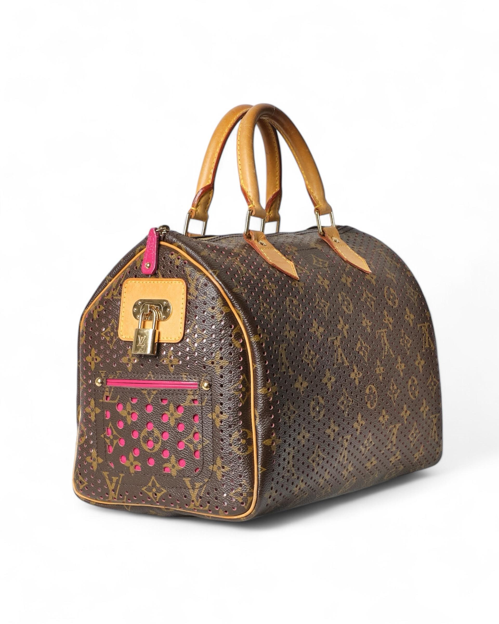Louis Vuitton Speedy 30 Monogram Perforated Fucsia in vendita 9