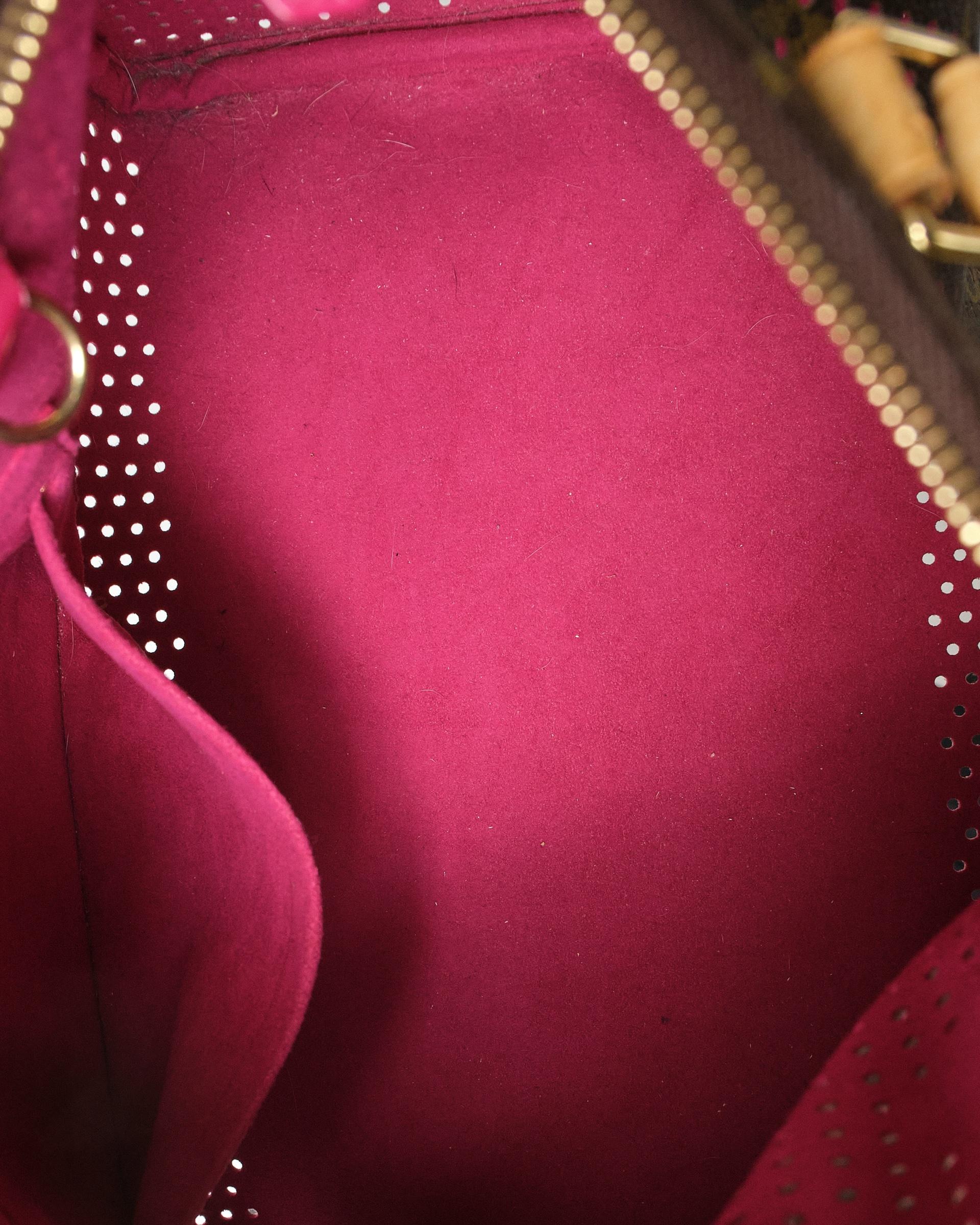 Louis Vuitton Speedy 30 Monogram Perforated Fucsia in vendita 10