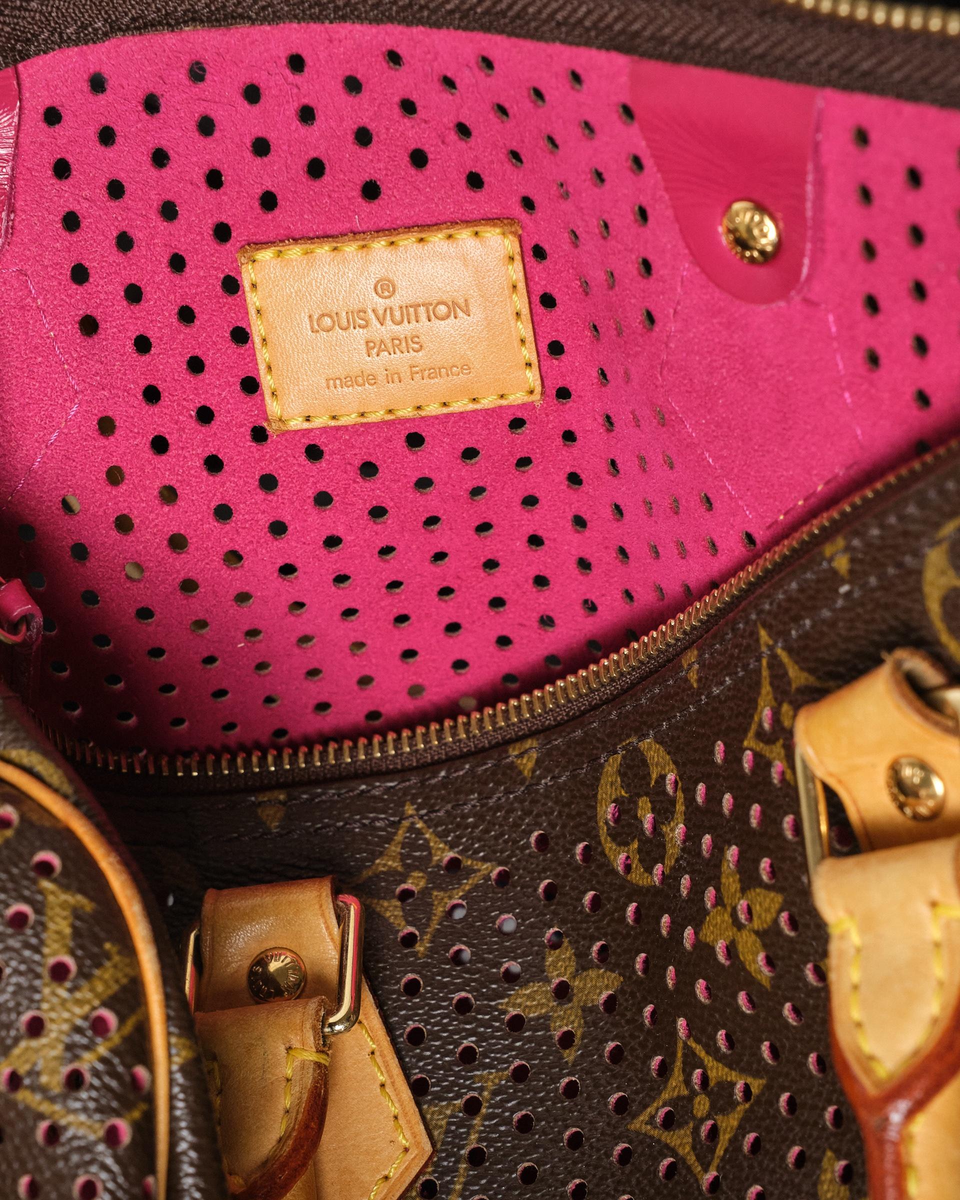 Louis Vuitton Speedy 30 Monogram Perforated Fucsia in vendita 11