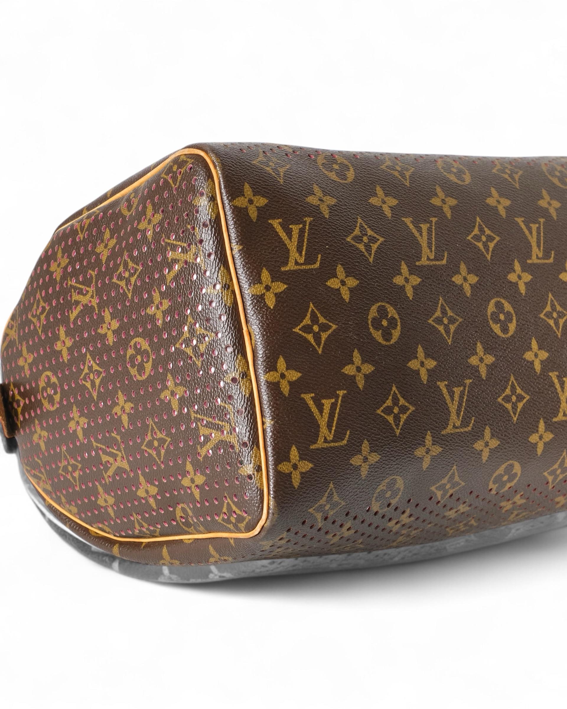 Black Louis Vuitton Speedy 30 Monogram Perforated Fucsia in vendita