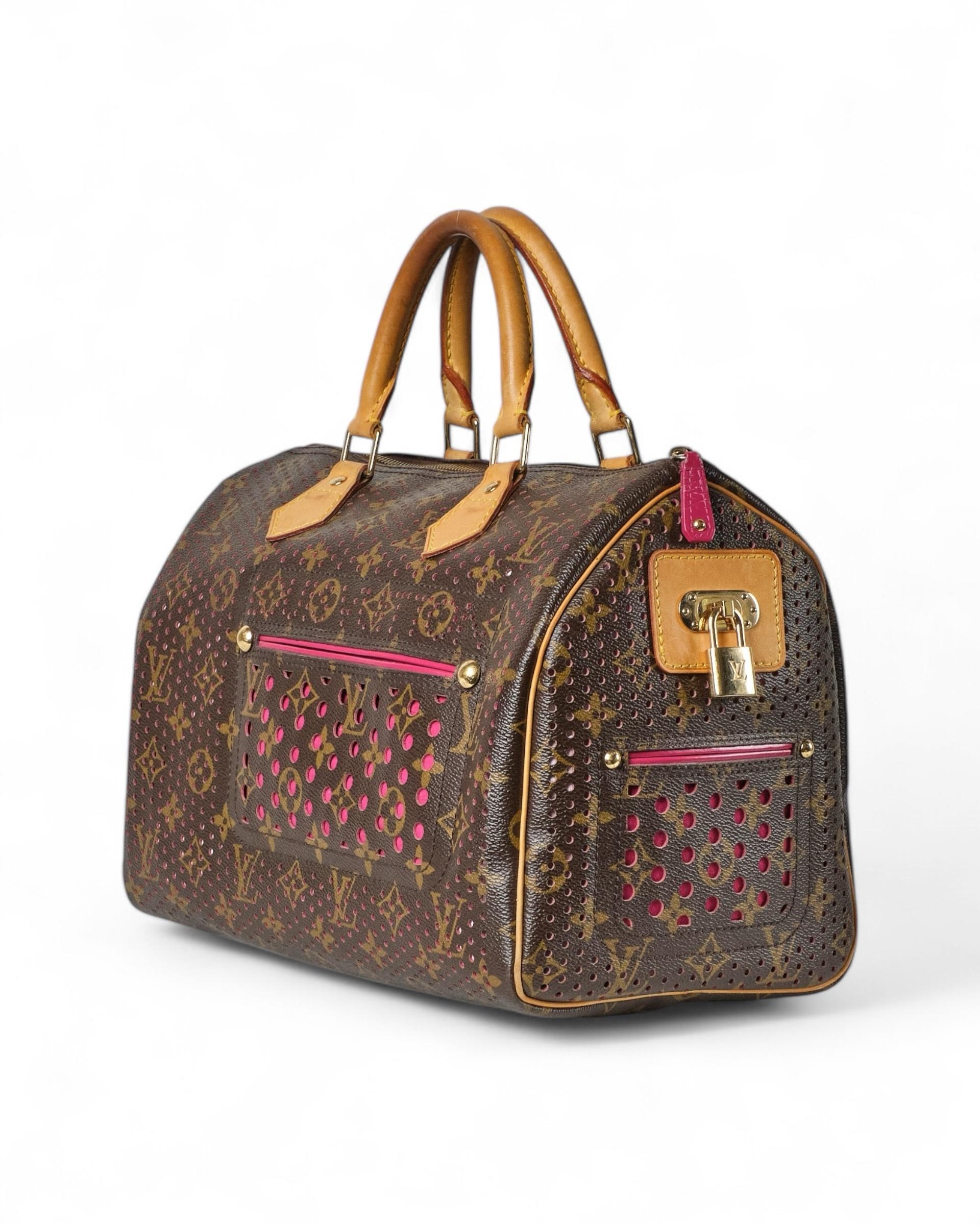 Louis Vuitton Speedy 30 Monogram Perforated Fucsia in vendita 1