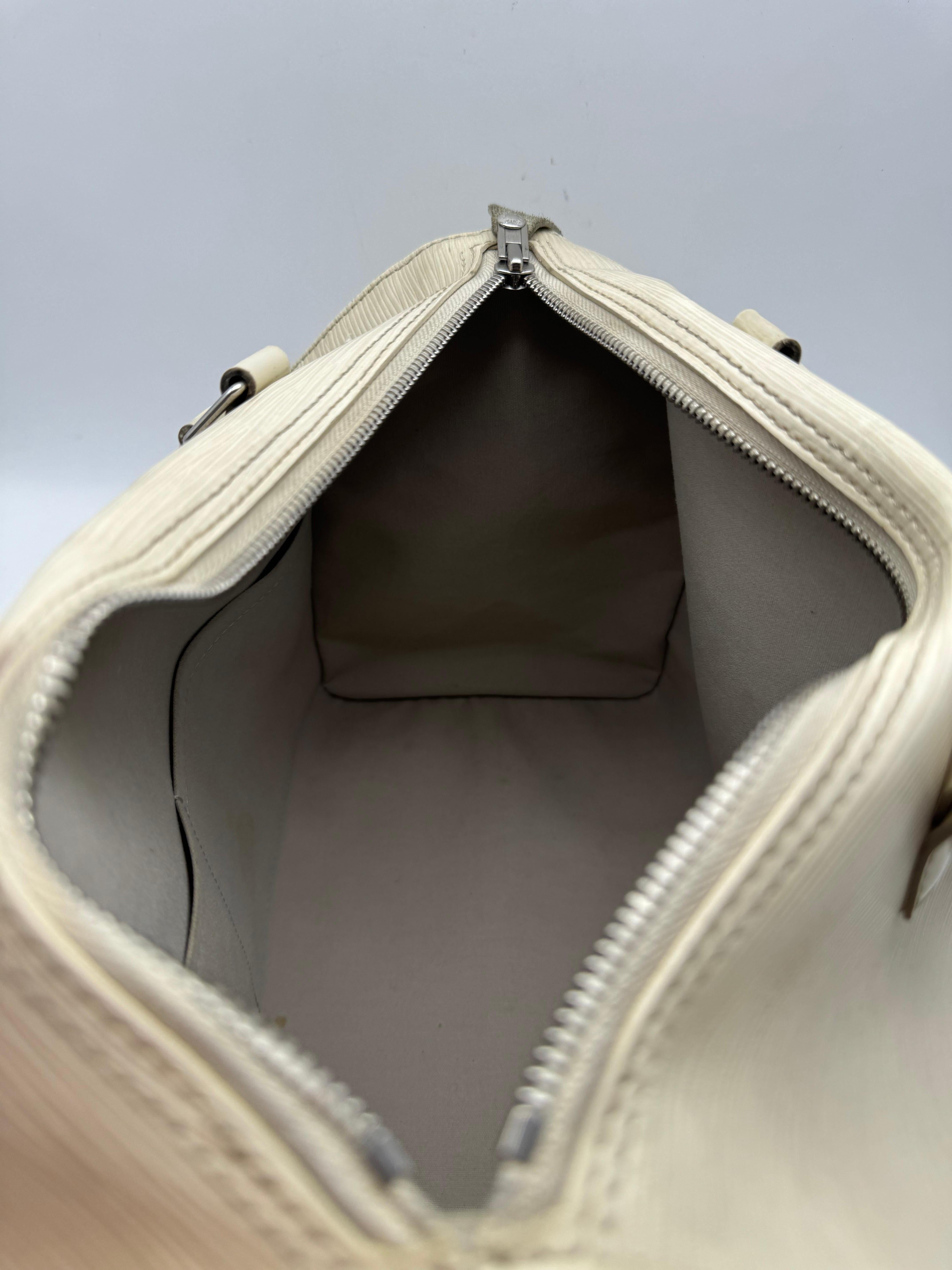 Louis Vuitton Speedy 35 Epi White Vintage For Sale 5