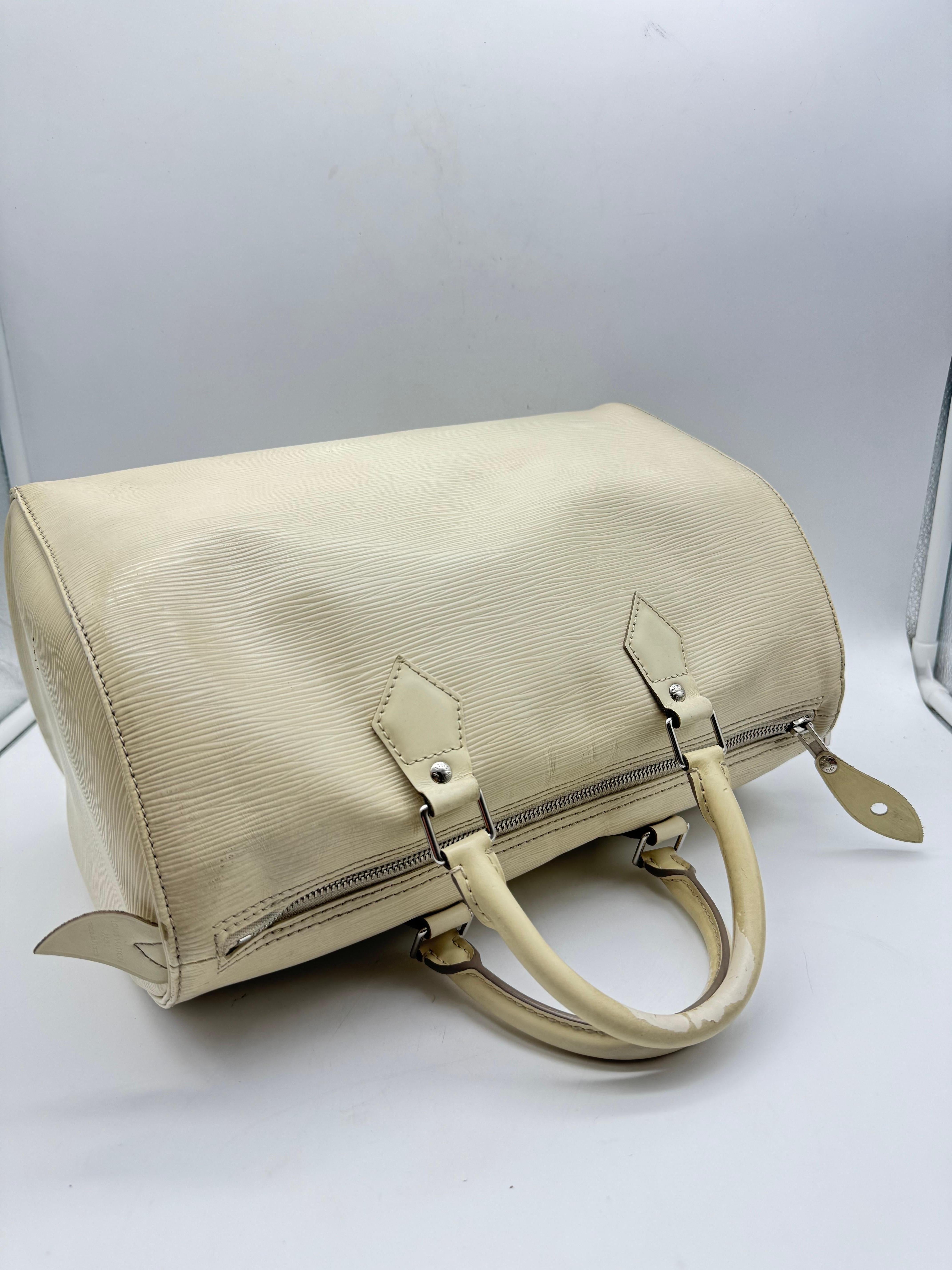 Women's or Men's Louis Vuitton Speedy 35 Epi White Vintage For Sale