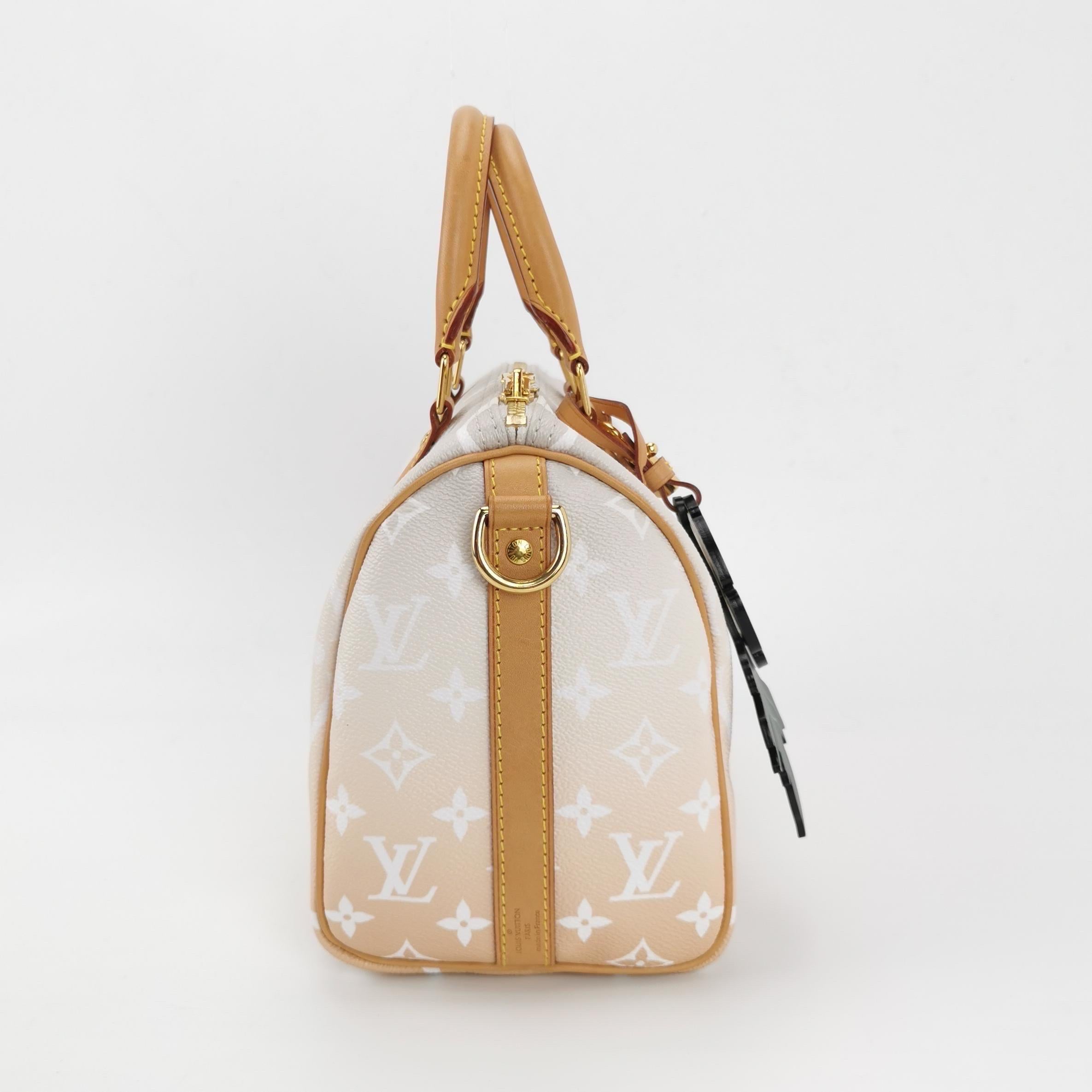CONDITION: EXCELLENT


Light scratches to the hardware. Rubbing around the corners, handles.



DETAILS:

Louis Vuitton
Speedy 25
Leather and canvas
Leather handle and trim
Color: Gradient pink
Width 26cm x Height 19cm x Depth 14.5cm

ACCESSORY: