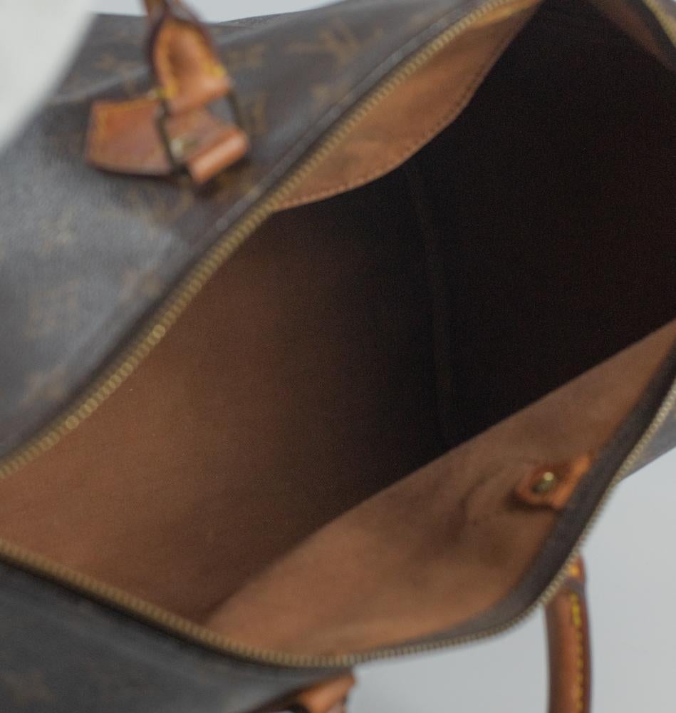 LOUIS VUITTON Speedy Handbag in Brown Canvas In Good Condition In Clichy, FR