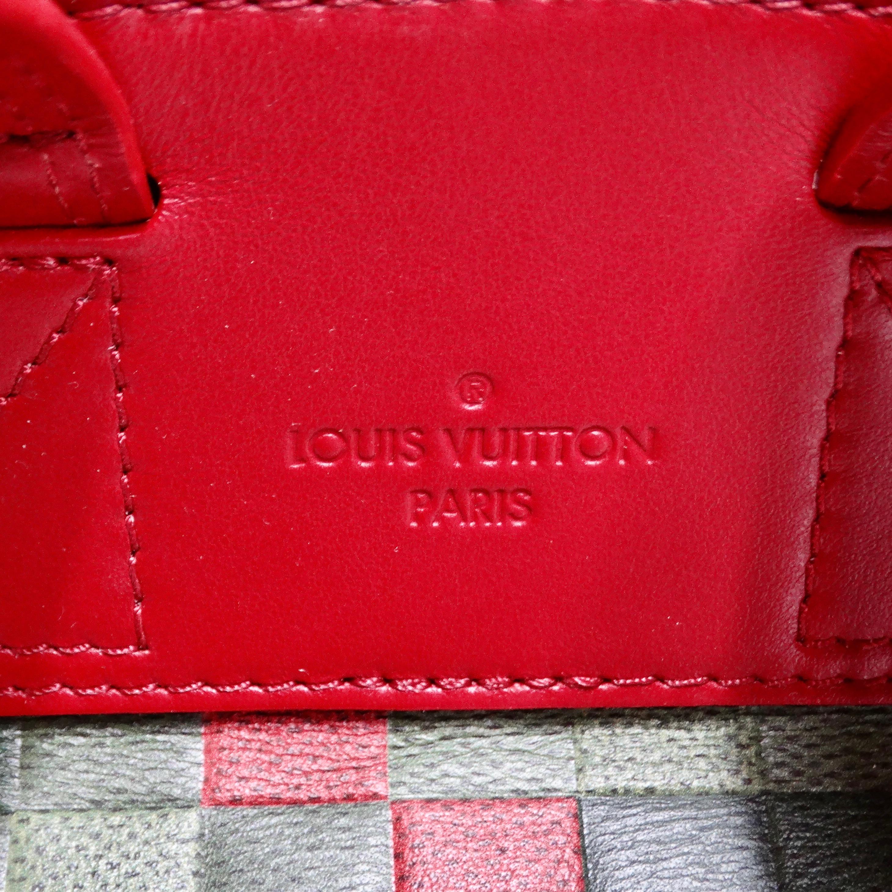 Louis Vuitton - Sac à dos Damier camouflage numéroté, printemps 2024 en vente 5
