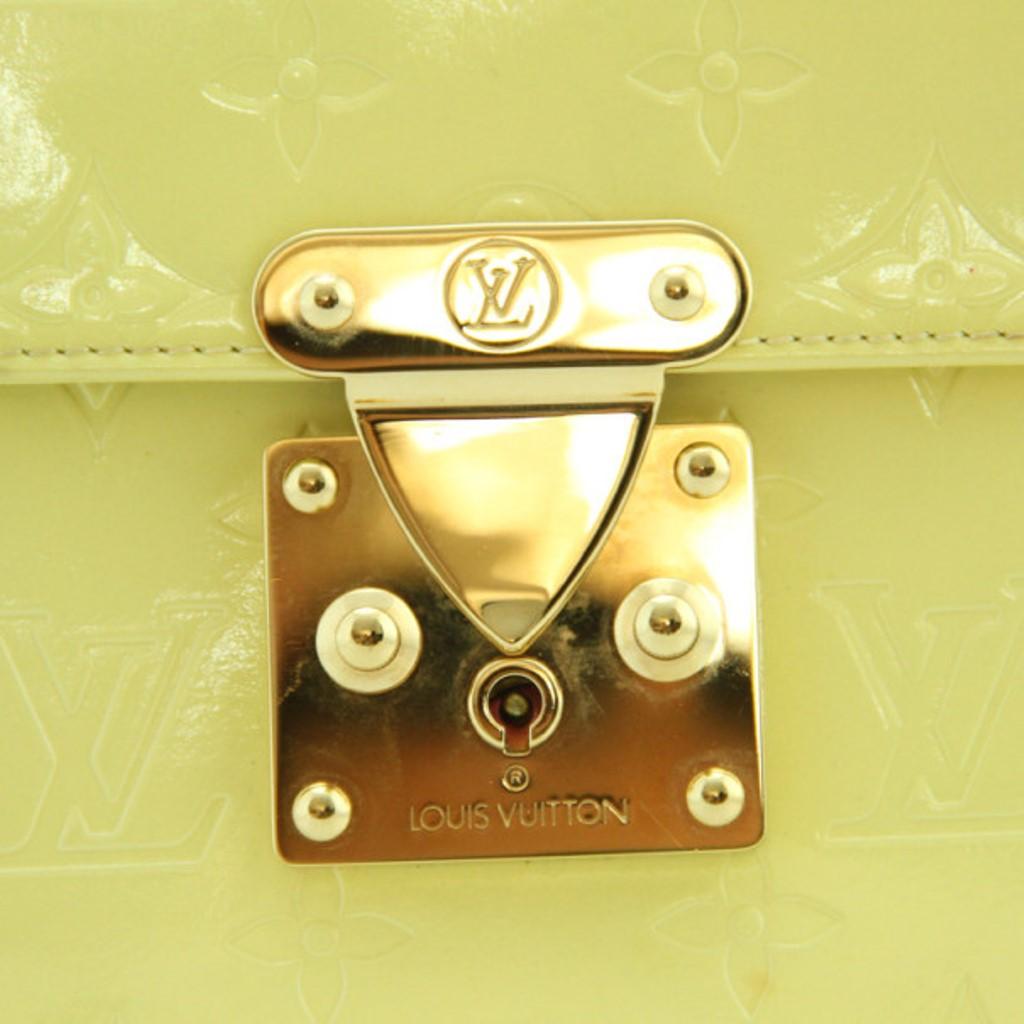 Louis Vuitton Spring Street Bag In Fair Condition In Dubai, Al Qouz 2