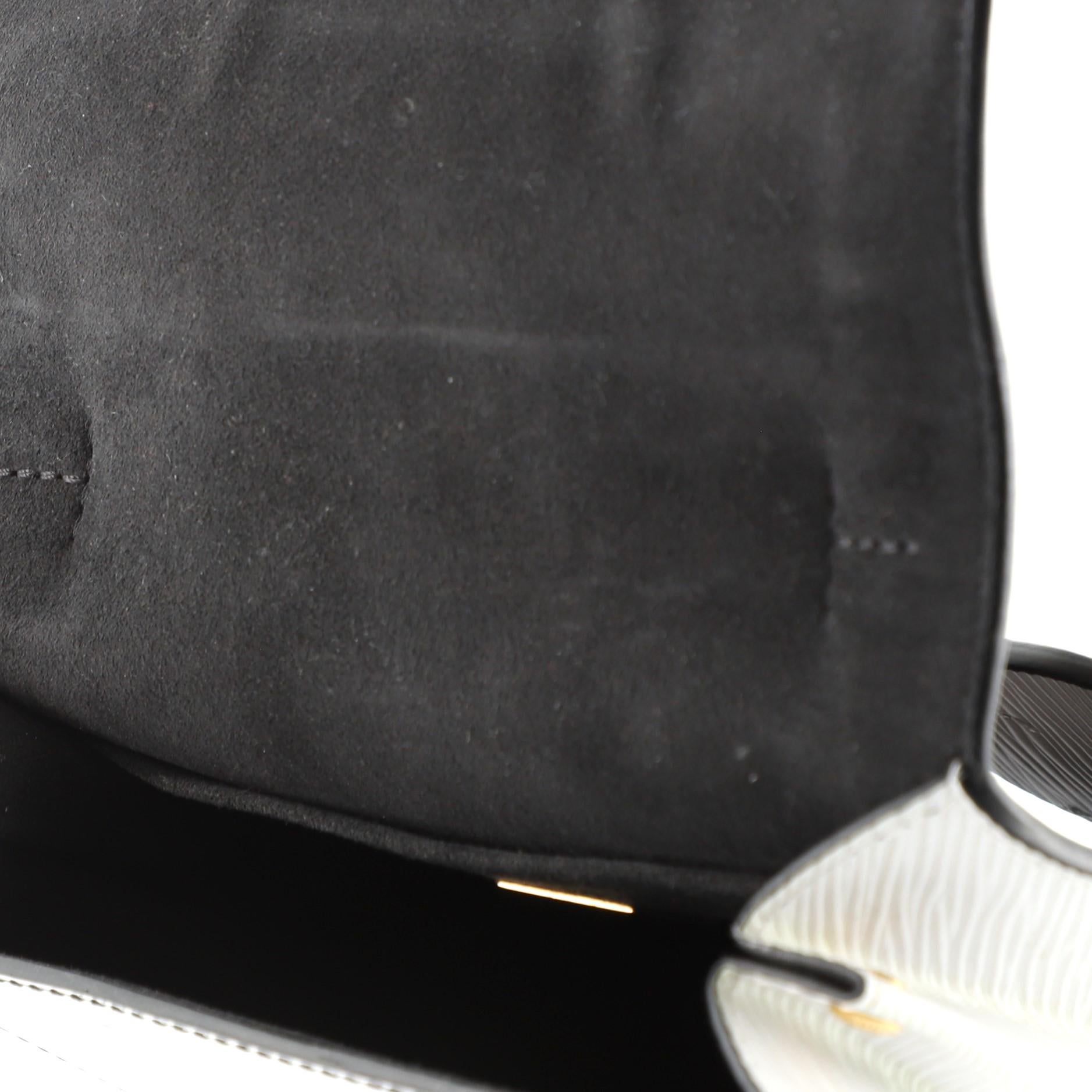 Louis Vuitton Spring Street NM Handtasche Monogramm Vernis mit Monogramm Segeltuch 1