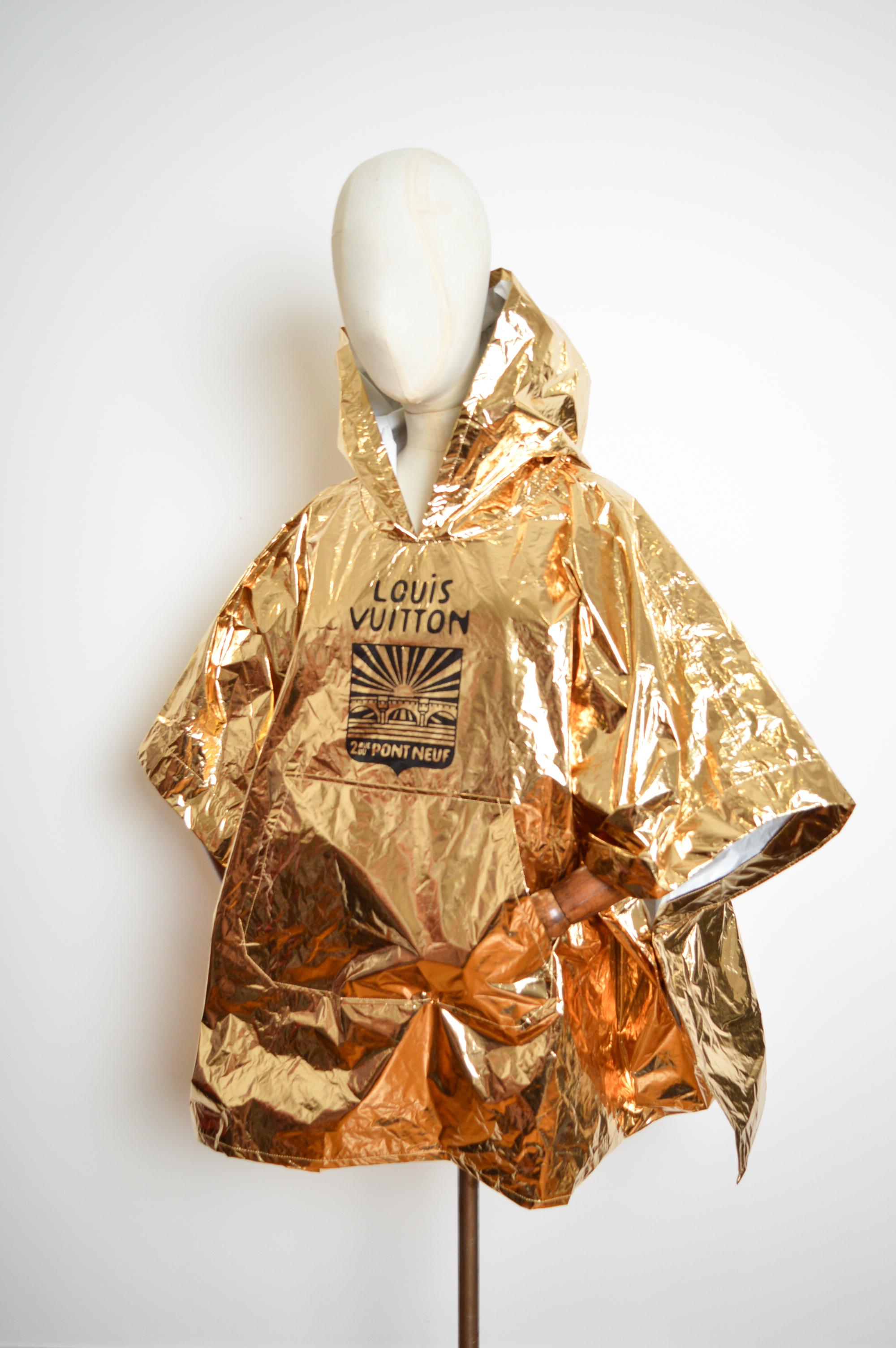 LOUIS VUITTON Spring Summer 2024 Show Invitation - Gold Souvenir Festival Poncho For Sale 9