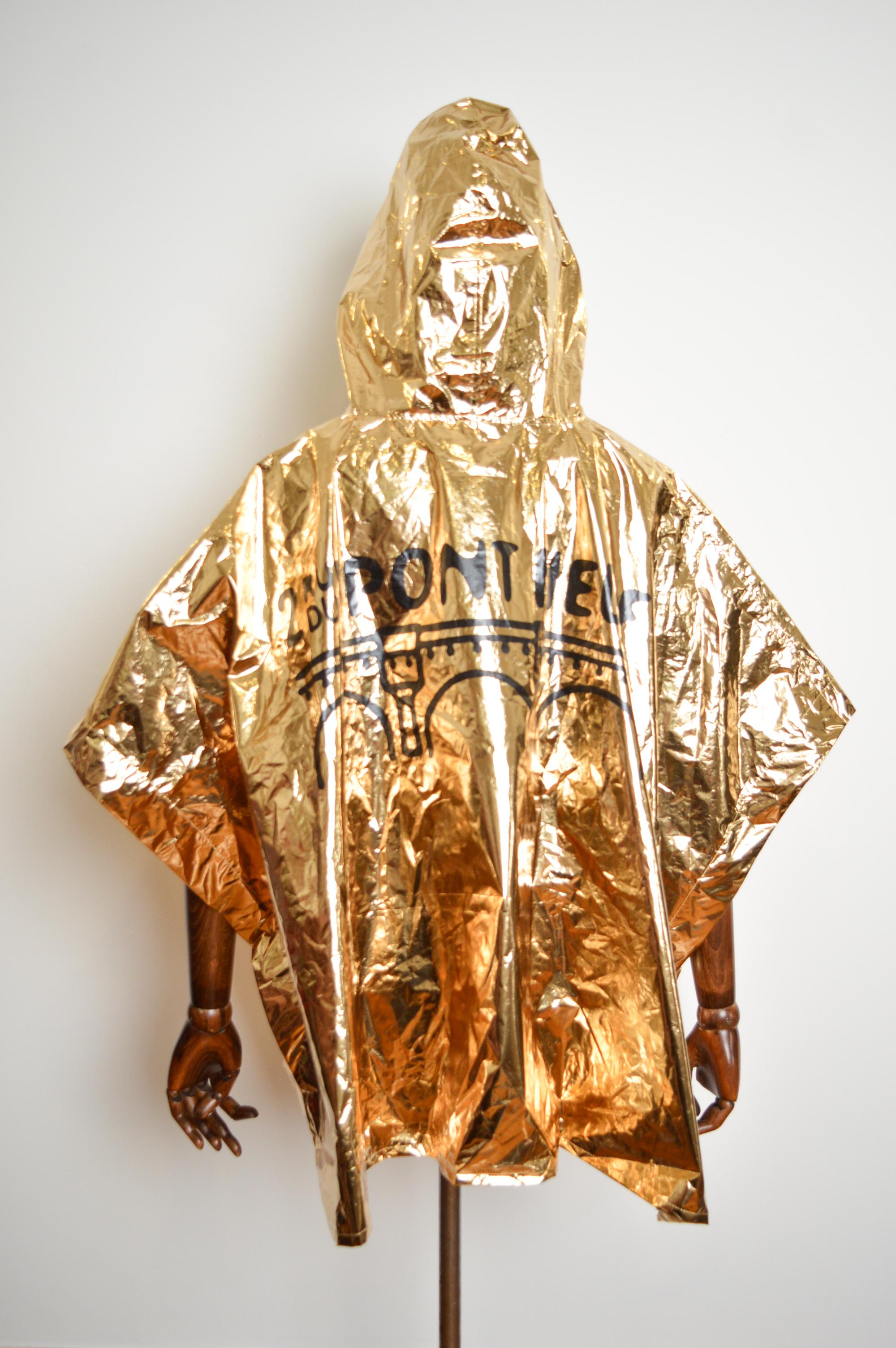 LOUIS VUITTON Spring Summer 2024 Show Invitation - Gold Souvenir Festival Poncho For Sale 11