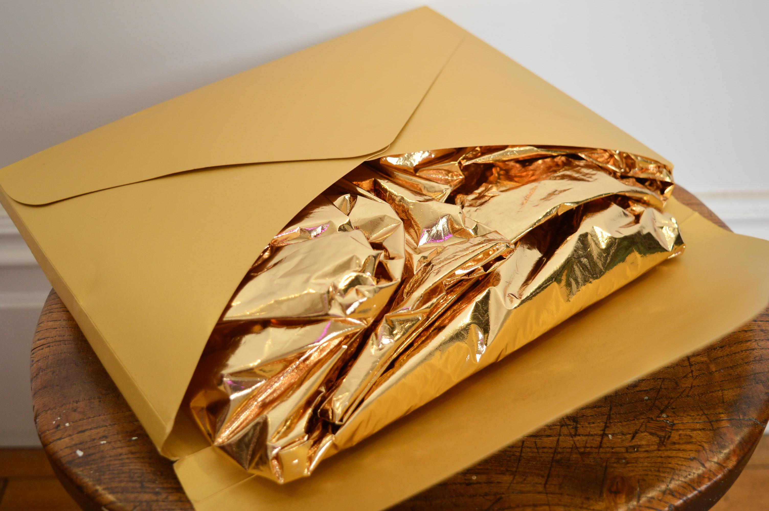 Women's or Men's LOUIS VUITTON Spring Summer 2024 Show Invitation - Gold Souvenir Festival Poncho For Sale