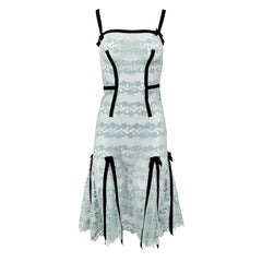 Louis Vuitton SS 2003 Runway Robe en dentelle florale avec nœuds