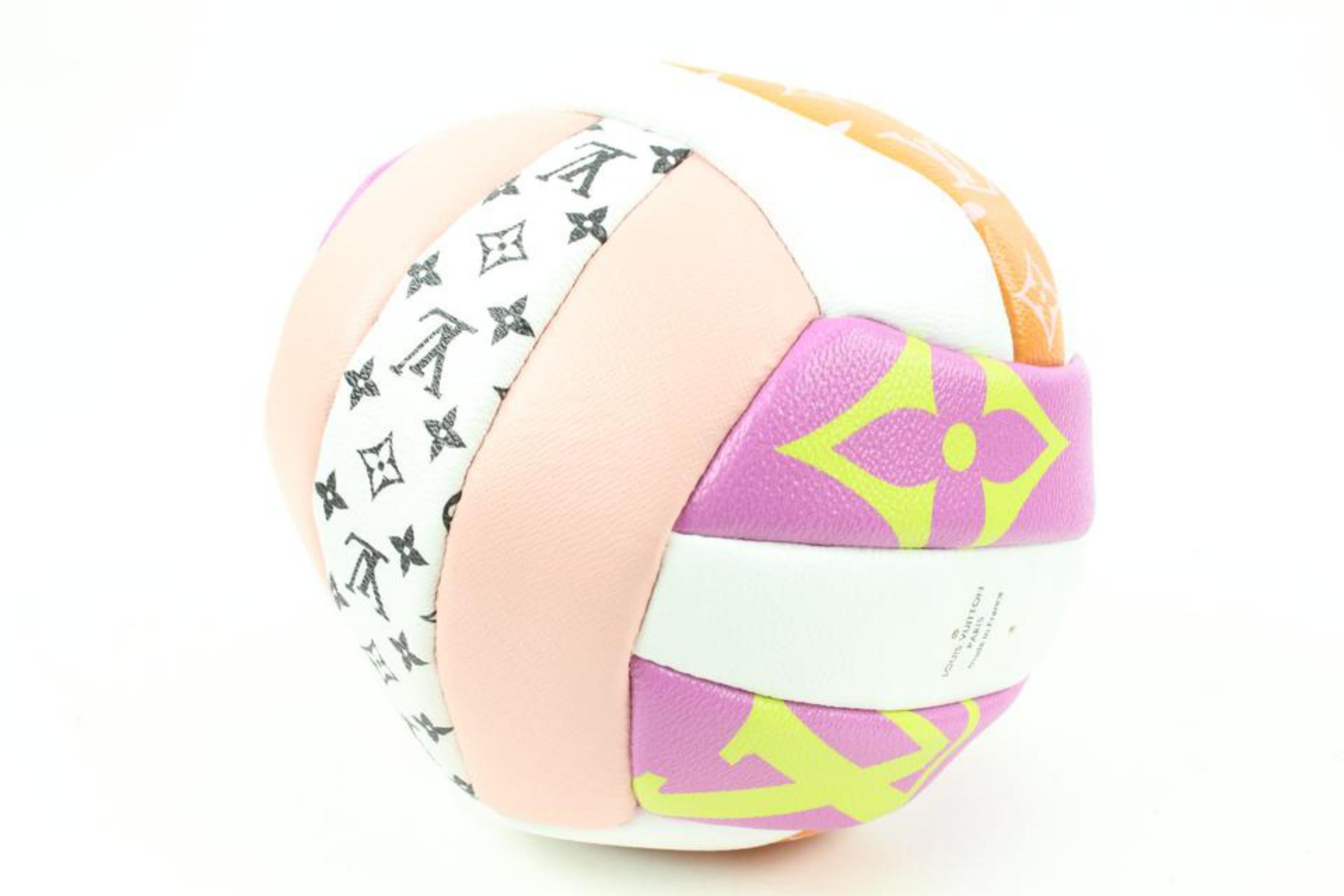 Louis Vuitton SS20 Limited Pink x Orange Monogram Giant Volleyball 121lv43 In New Condition For Sale In Dix hills, NY