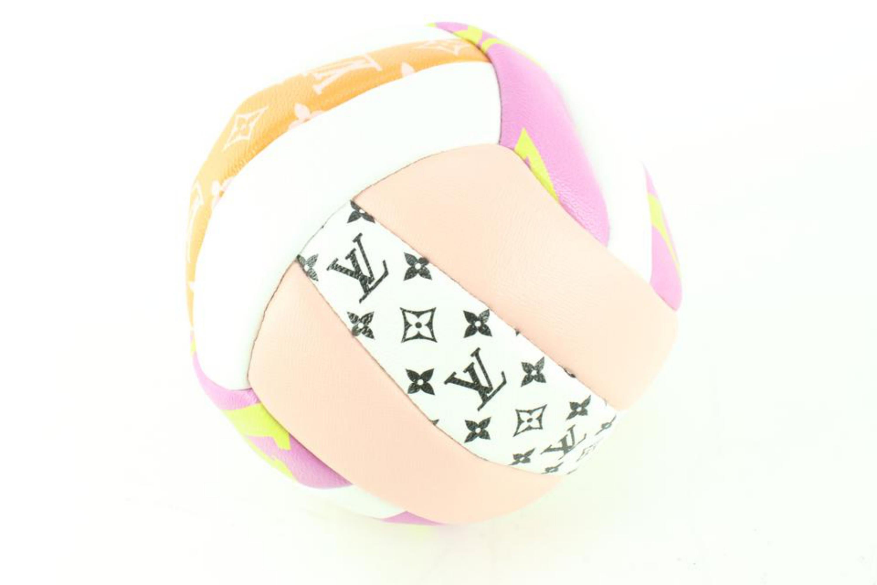 Louis Vuitton SS20 Limited Pink x Orange Monogram Giant Volleyball 39lk62s In New Condition For Sale In Dix hills, NY