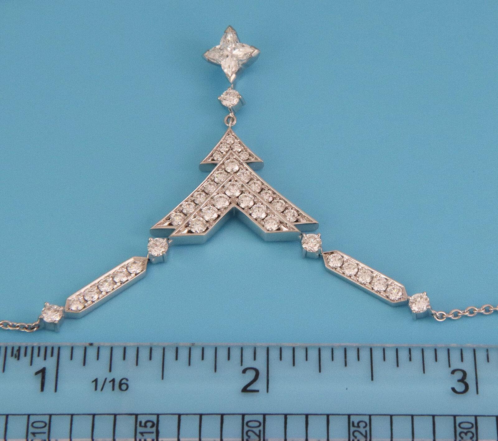 Louis Vuitton Star Diamond 18k White Gold V Dangle Pendant Necklace, Rare! For Sale 2