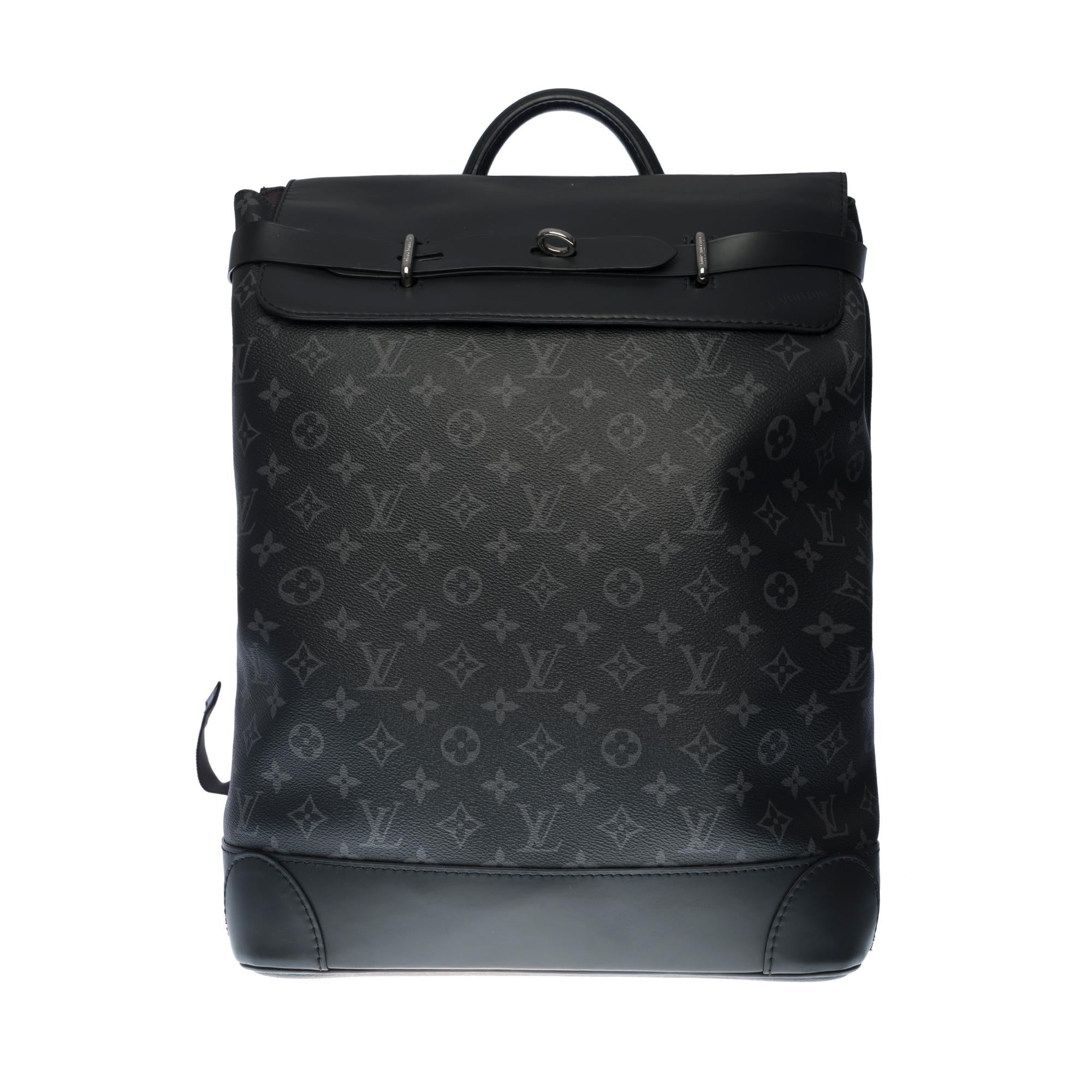 Inspired by the historic Louis Vuitton steamer bag, this Steamer Backpack in supple Monogram Eclipse coated canvas with its smart new key shape has a fashion-forward vintage feel. The House craftsmanship is evident in the rounded leather corners and