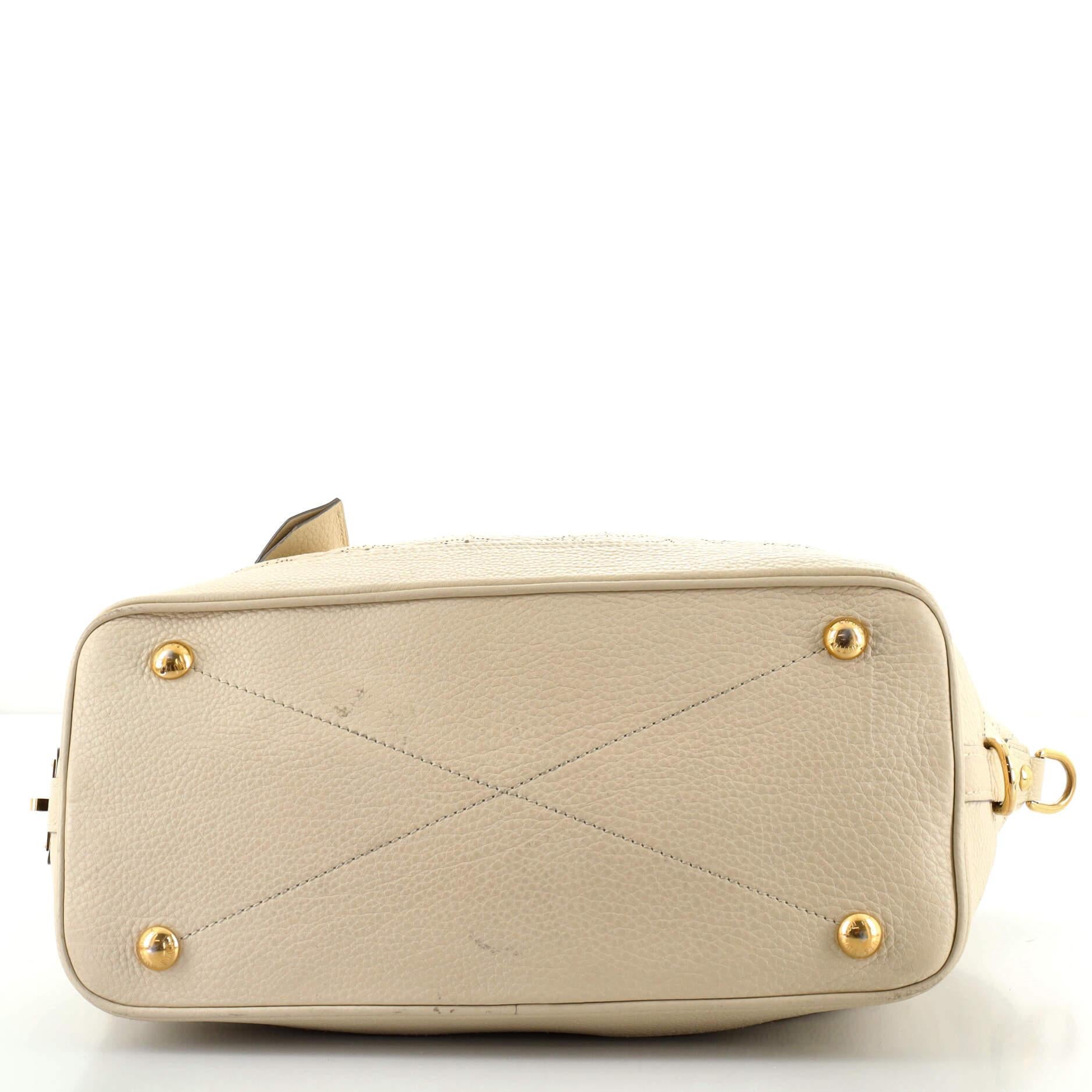 Beige Louis Vuitton : Stellar Handbag Mahina Leather PM
