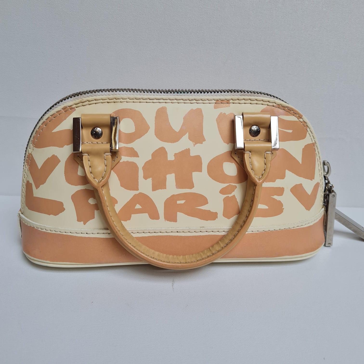 Louis Vuitton - Mini sac Graffiti « Stephen Sprouse » avec motif East West en vente 8