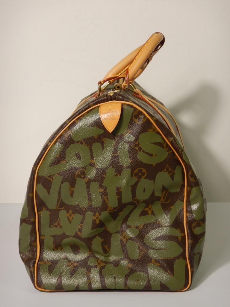 Louis Vuitton - Sac à main « Graffiti Keepall » à monogrammes vert kaki Stephen Sprouse 50  en vente 2