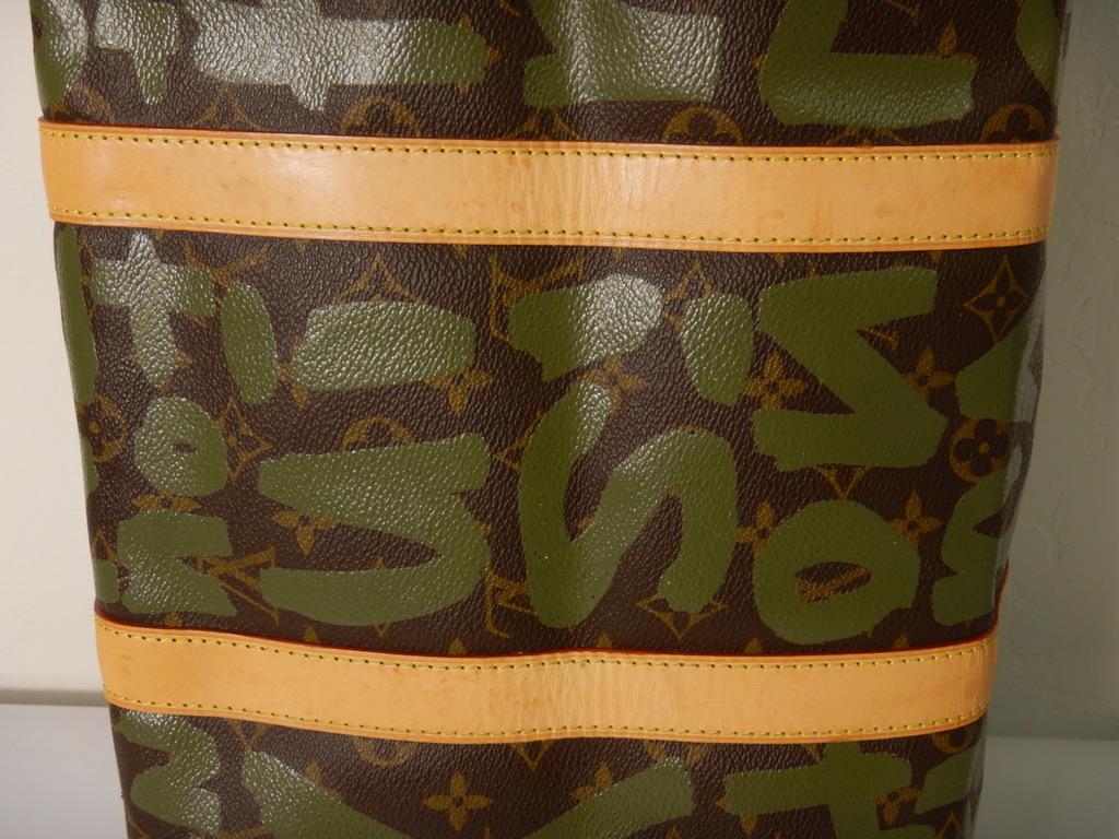 Louis Vuitton - Sac à main « Graffiti Keepall » à monogrammes vert kaki Stephen Sprouse 50  en vente 4