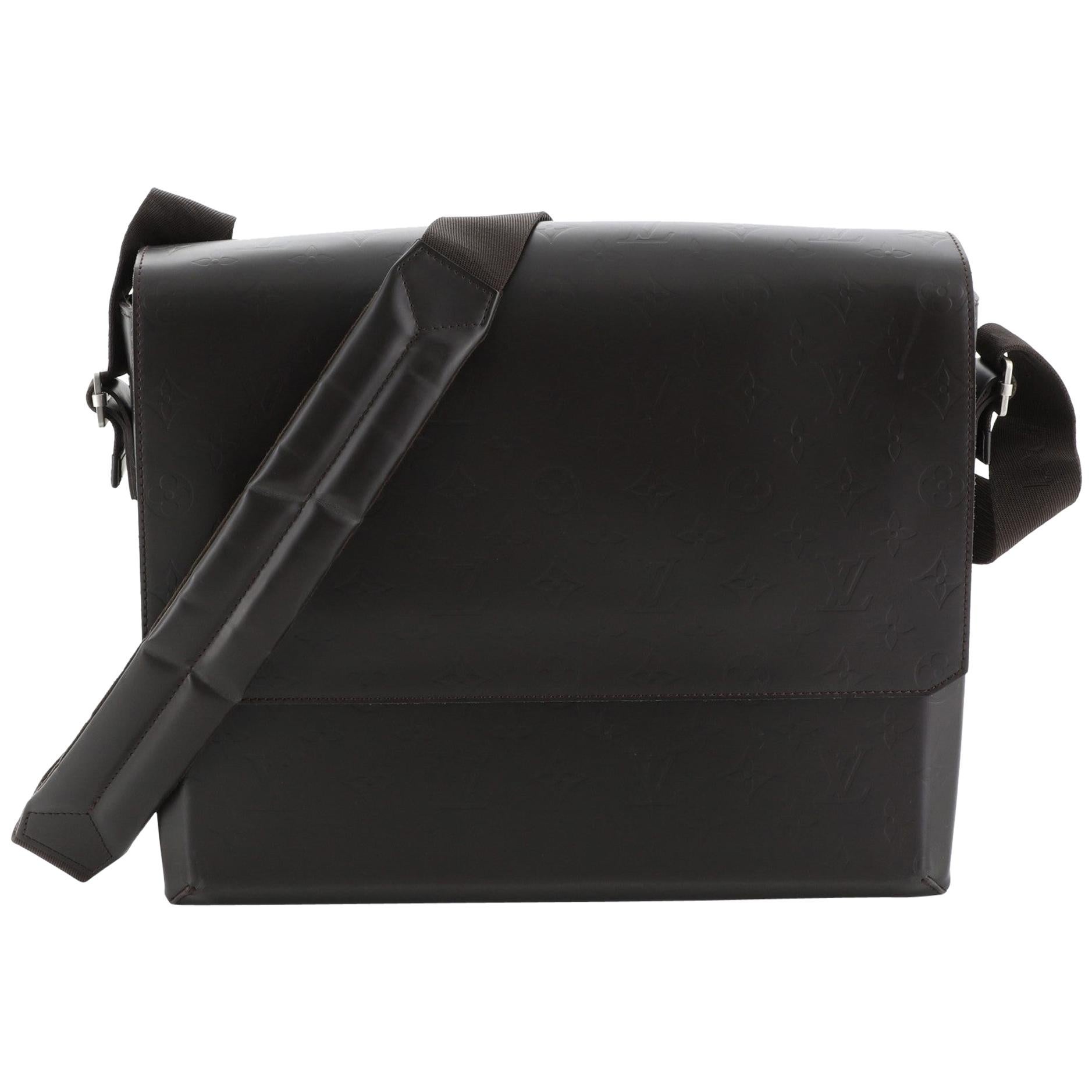 Louis Vuitton Steve Messenger Bag Monogram Glace Leather