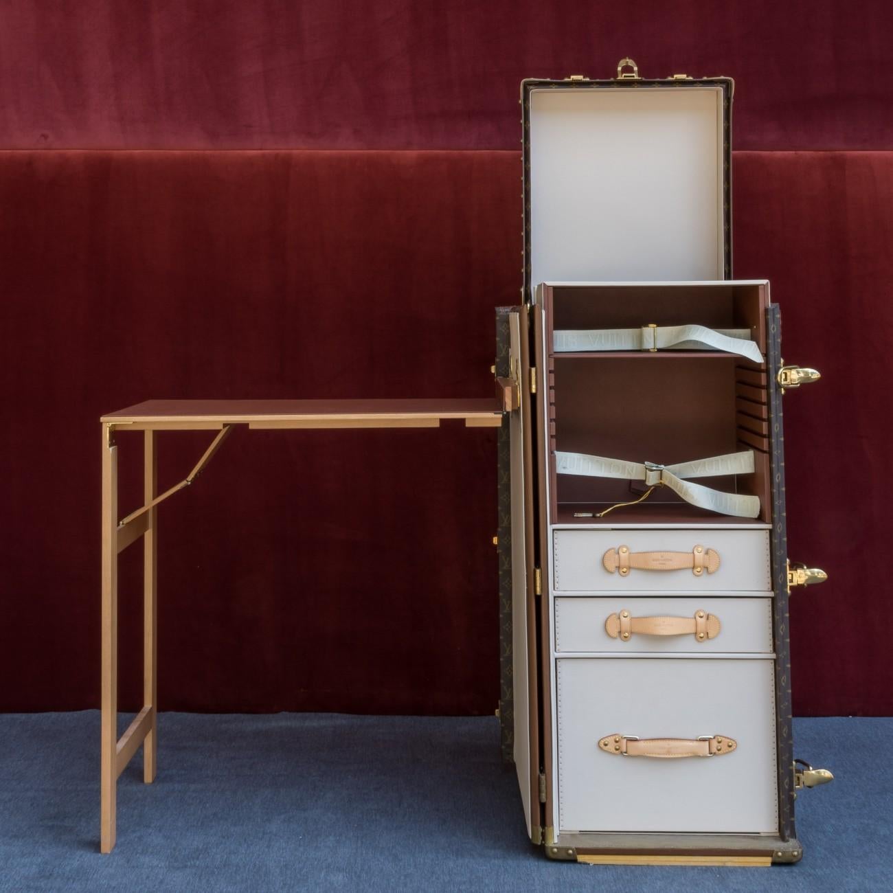Louis Vuitton Stokowski Sekretariatskoffer, um 2007 5