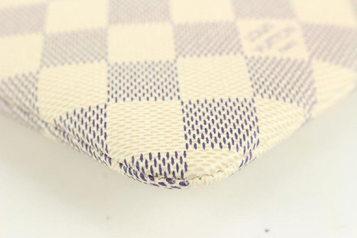 Louis Vuitton - Pochette de toilette cloutée en damier Azur Ballerine City 1