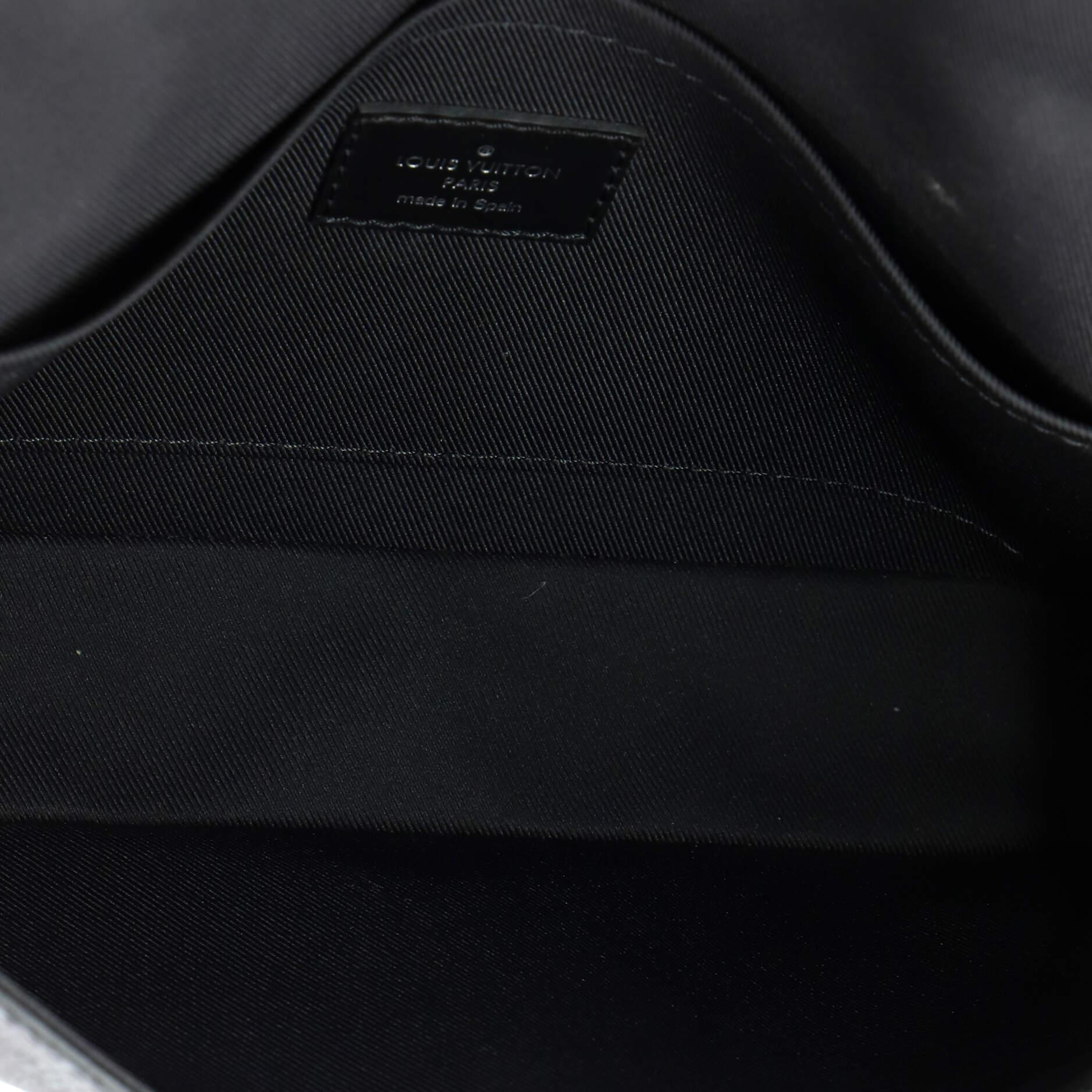 Louis Vuitton Studio Messenger Bag Limited Edition Damier Graphite 3D For Sale 1