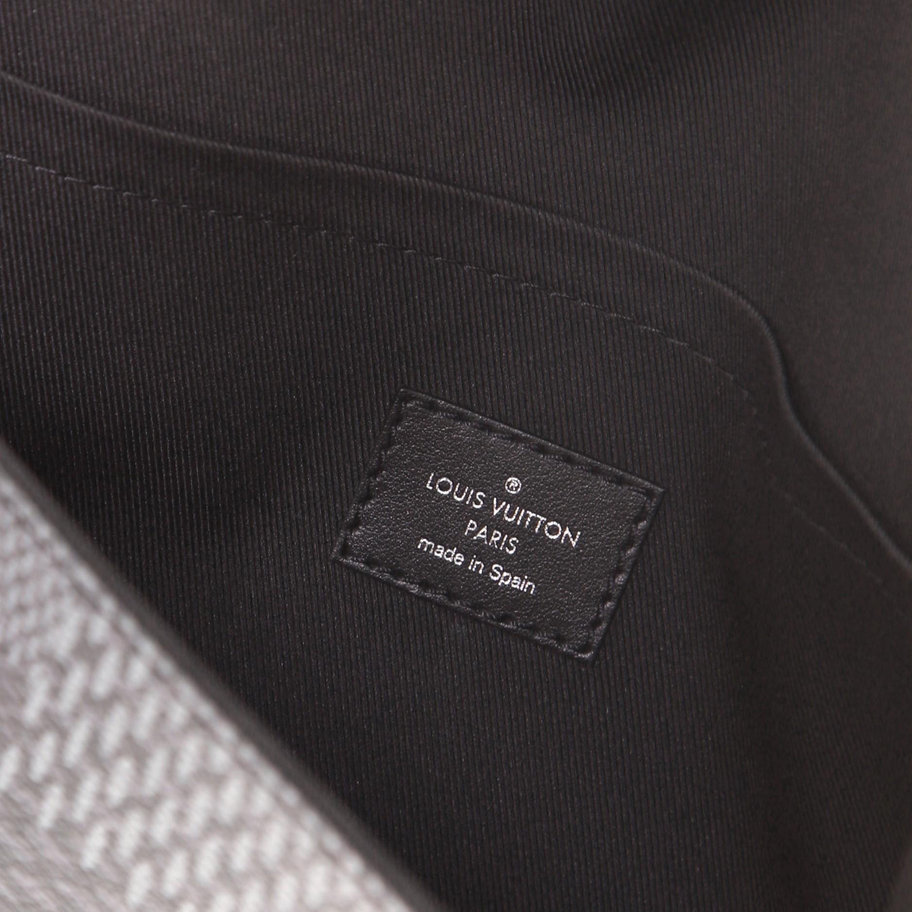 Women's or Men's Louis Vuitton Studio Messenger Bag Limited Edition Damier Graphite 3D