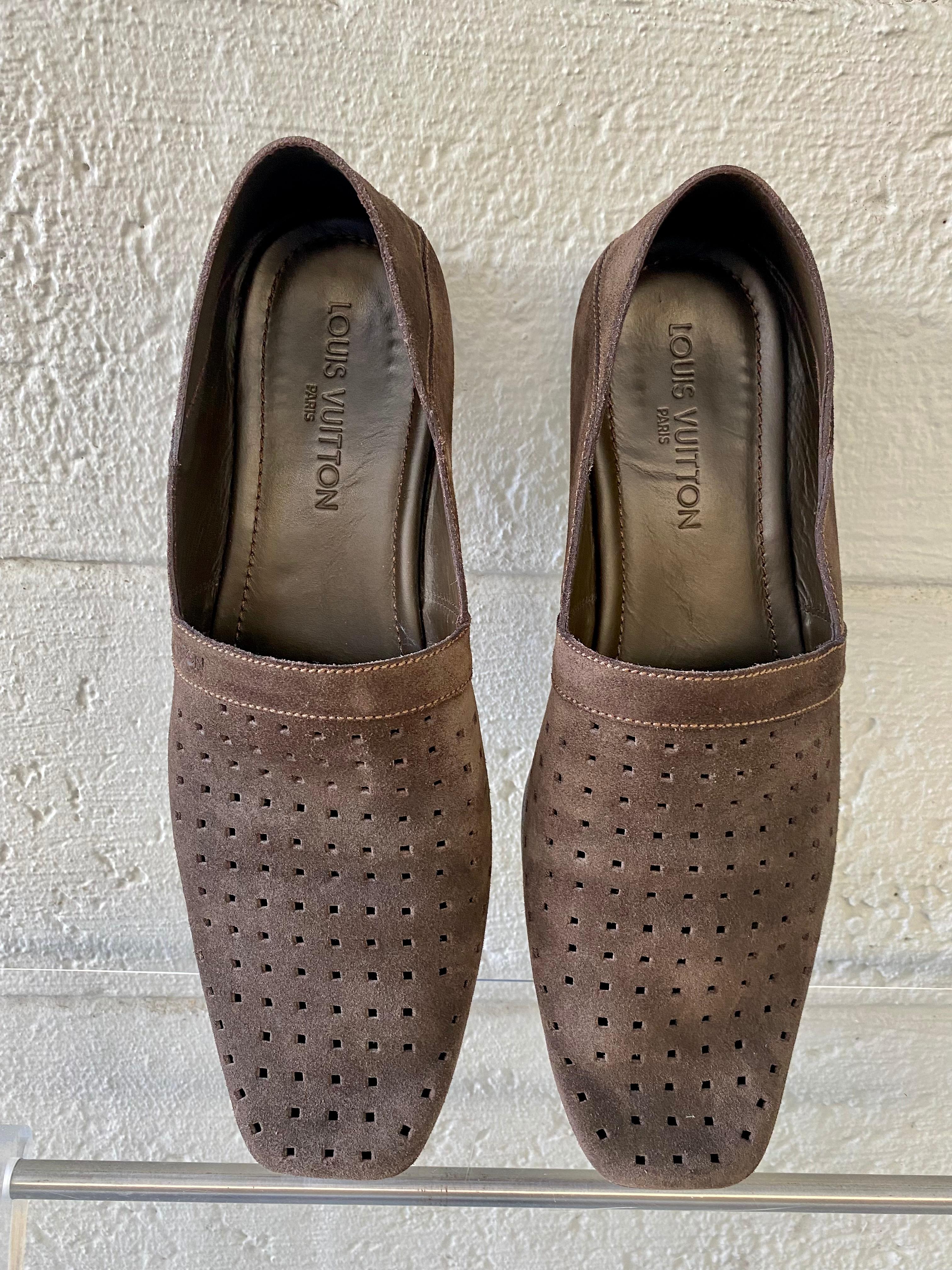 Louis Vuitton Suede Perforated Shoes  In Good Condition For Sale In Fort Lauderdale, FL