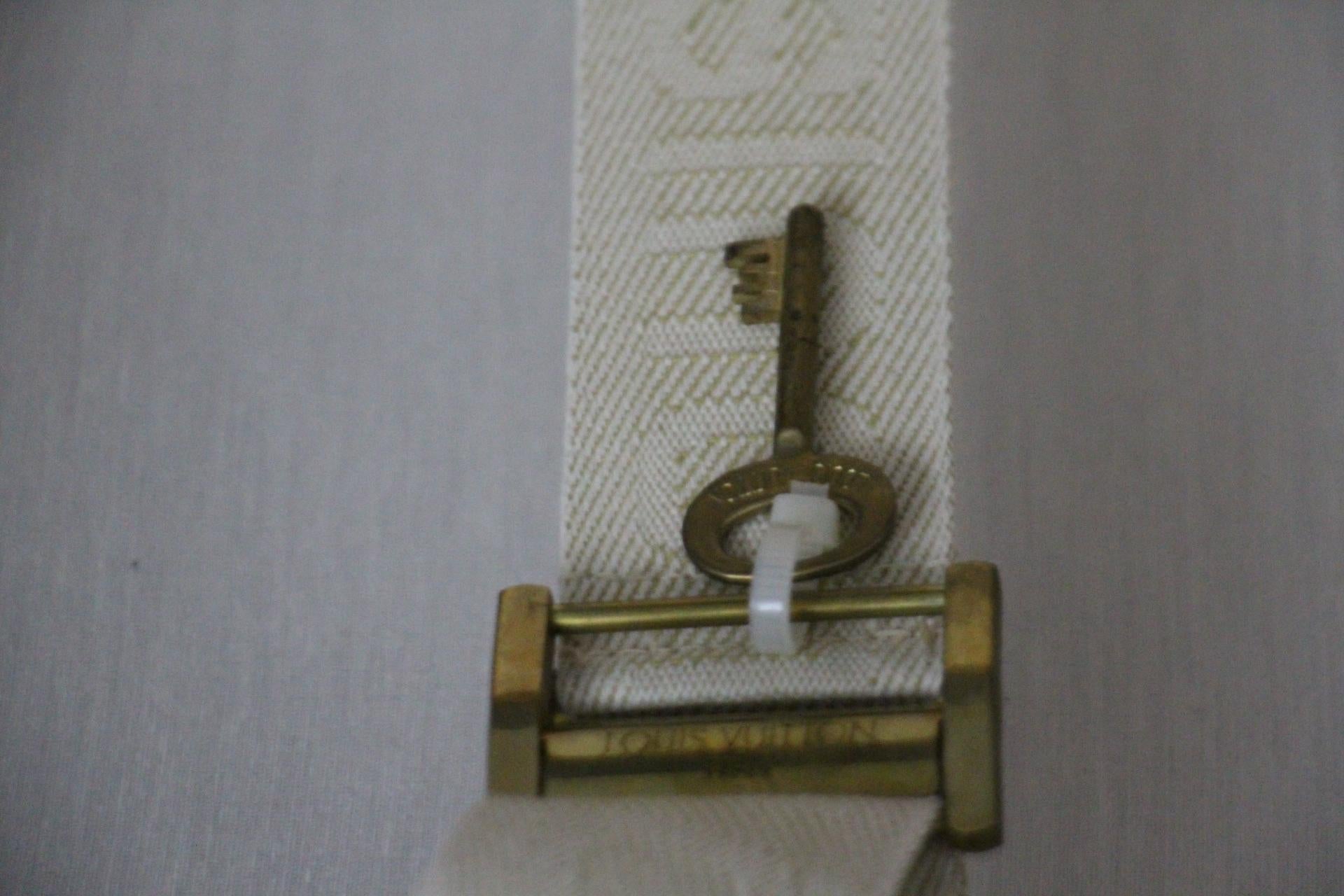  Valise Louis Vuitton, 55 Alzer valise Louis Vuitton, 55 cm 12
