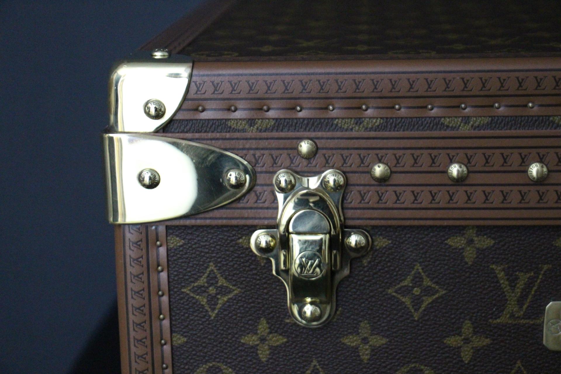  Louis Vuitton Suitcase, 55 Alzer Louis Vuitton Suitcase, 55 cm Vuitton Suitcase In Excellent Condition In Saint-ouen, FR