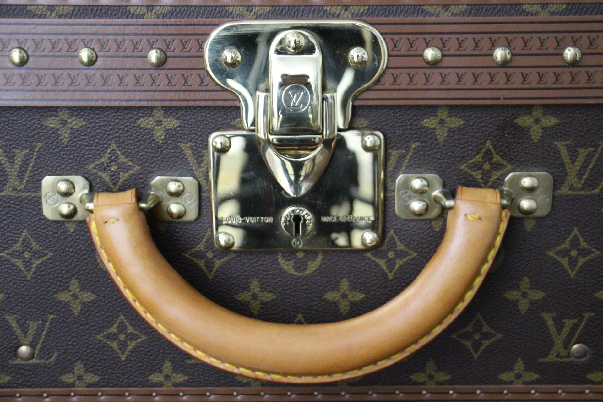 Women's or Men's  Louis Vuitton Suitcase, 55 Alzer Louis Vuitton Suitcase, 55 cm Vuitton Suitcase