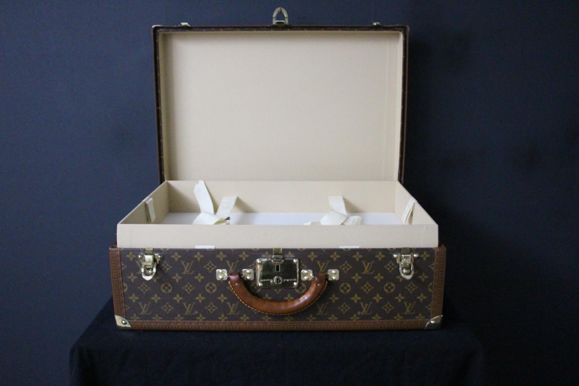  Louis Vuitton Suitcase, 60 Alzer Louis Vuitton Suitcase, 60 cm Vuitton Suitcase For Sale 7