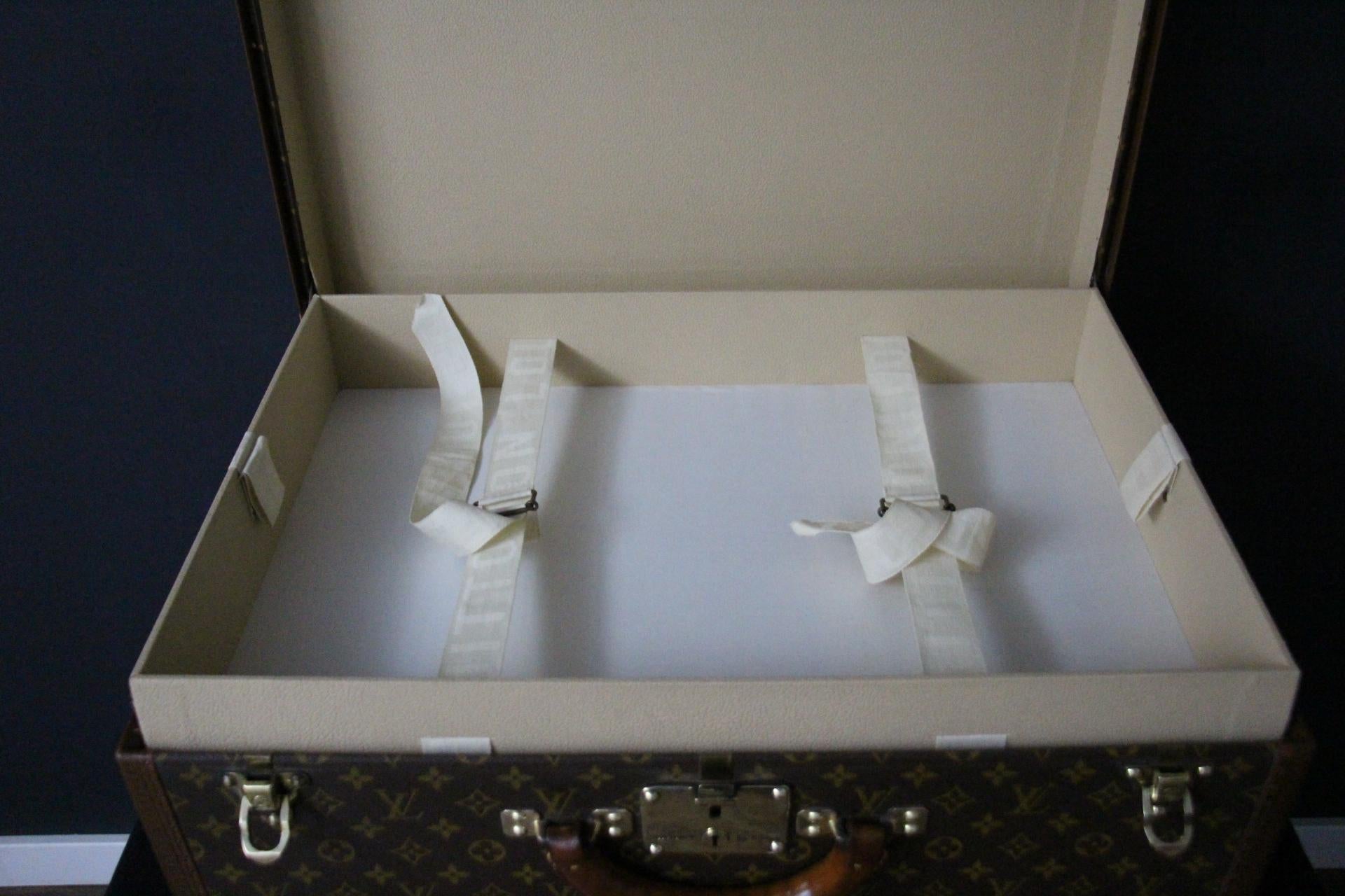  Louis Vuitton Suitcase, 60 Alzer Louis Vuitton Suitcase, 60 cm Vuitton Suitcase For Sale 8