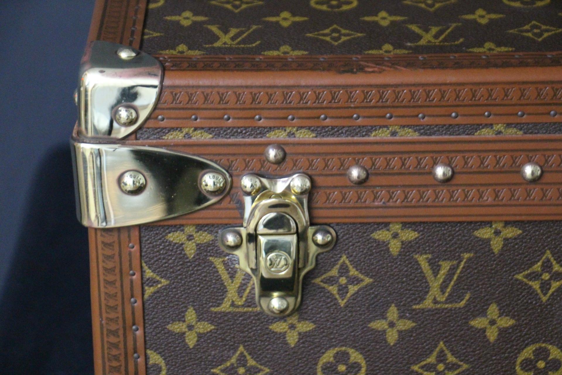  Louis Vuitton Suitcase, 60 Alzer Louis Vuitton Suitcase, 60 cm Vuitton Suitcase In Excellent Condition For Sale In Saint-ouen, FR