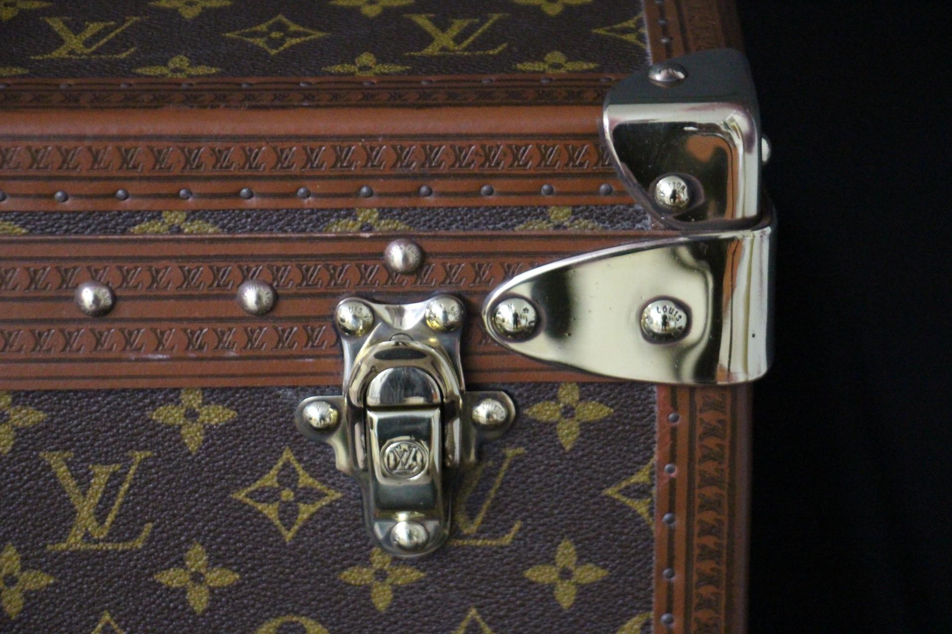 Louis Vuitton Suitcase, 60 Alzer Louis Vuitton Suitcase, 60 cm Vuitton Suitcase For Sale 1