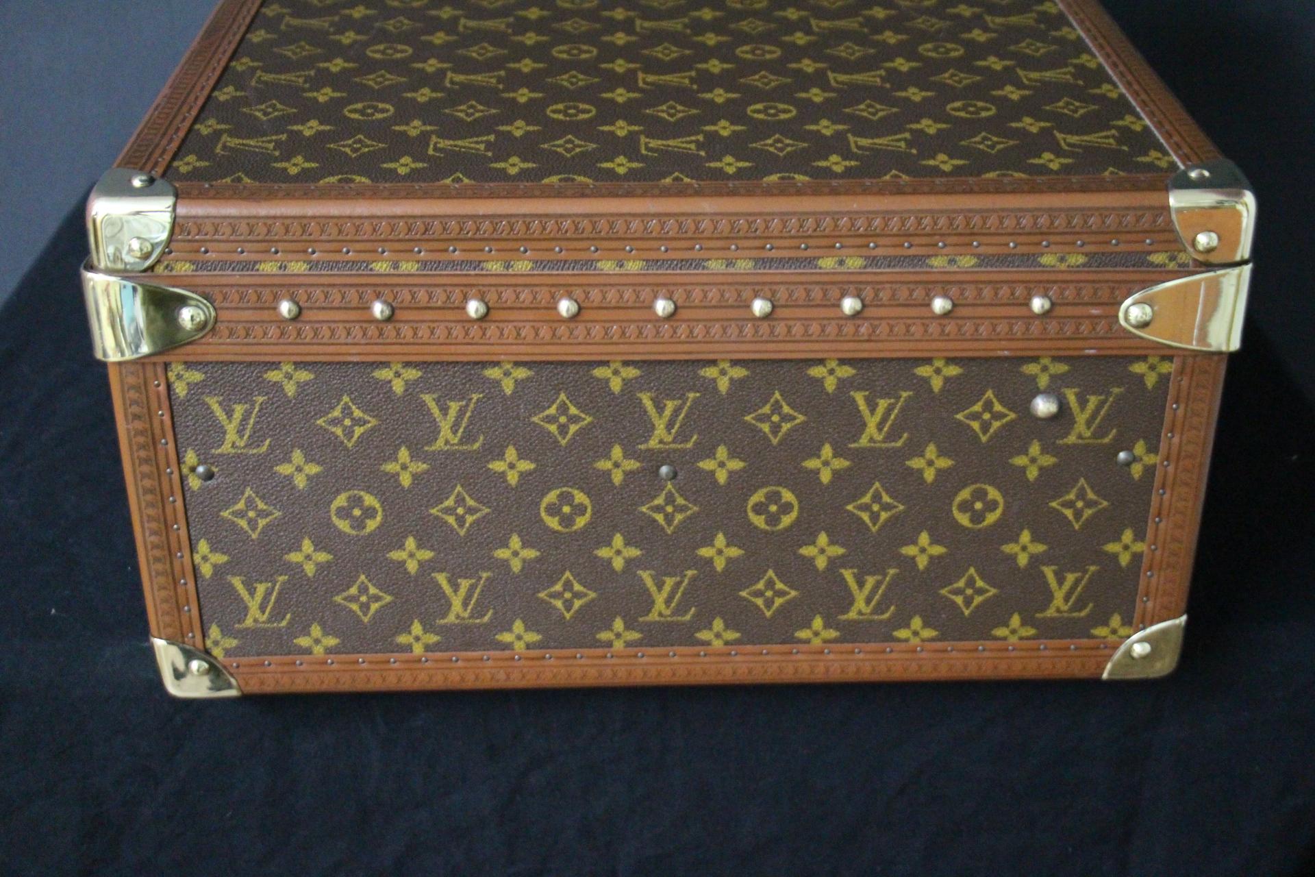  Louis Vuitton Suitcase, 60 Alzer Louis Vuitton Suitcase, 60 cm Vuitton Suitcase For Sale 2