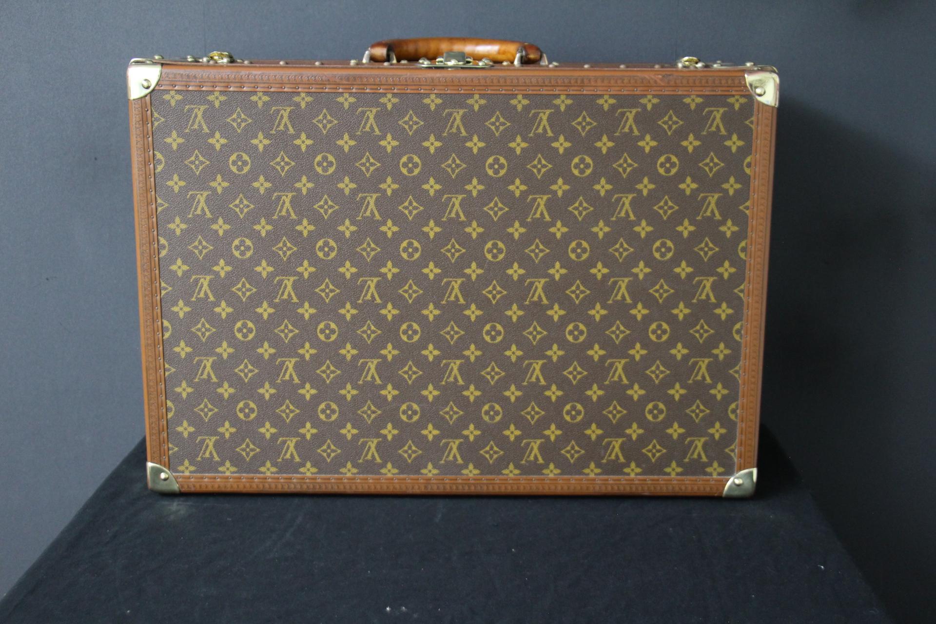  Louis Vuitton Suitcase, 60 Alzer Louis Vuitton Suitcase, 60 cm Vuitton Suitcase For Sale 5