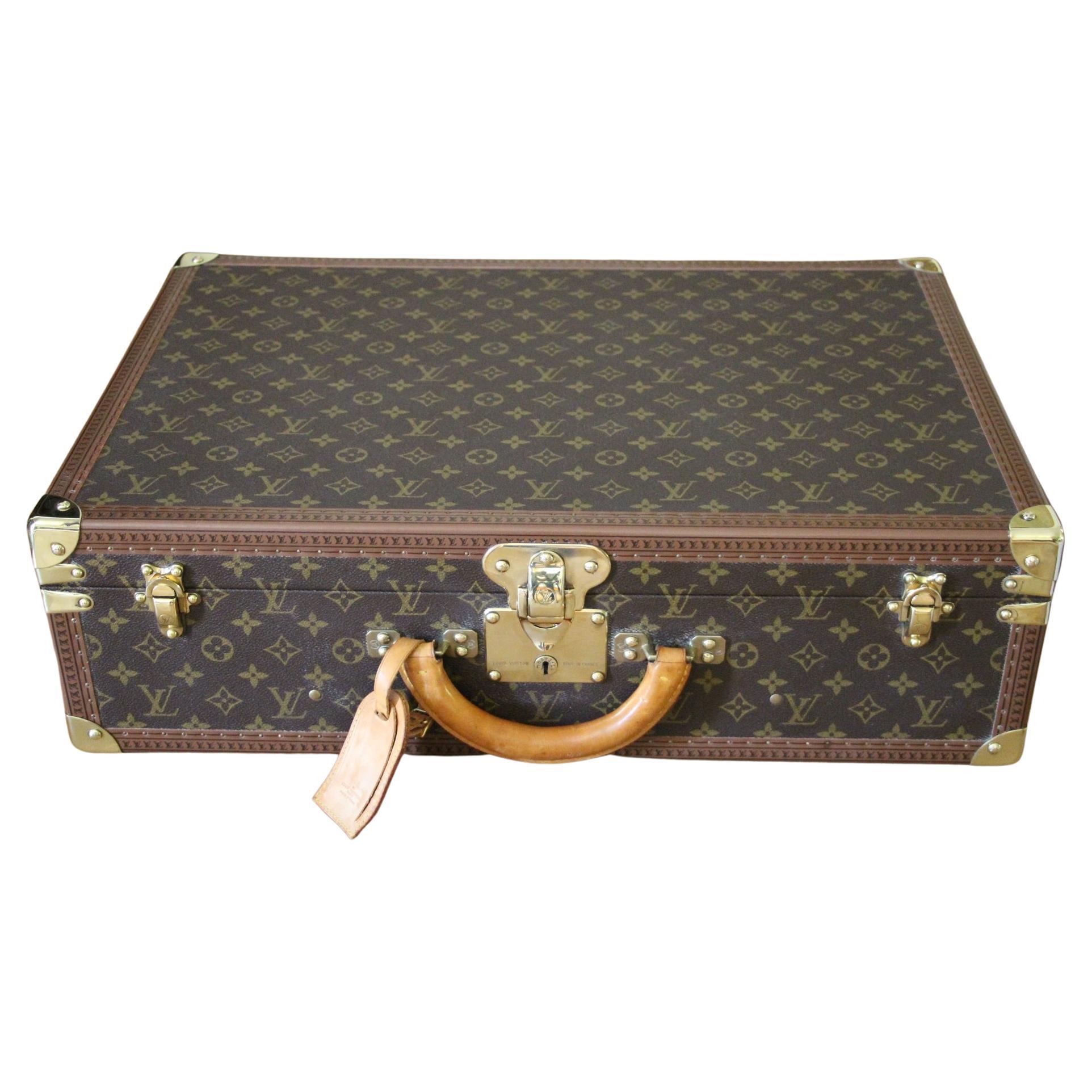 Louis Vuitton French Company Round Hat Box Wig Case Monogram Travel Bag  Vintage For Sale at 1stDibs